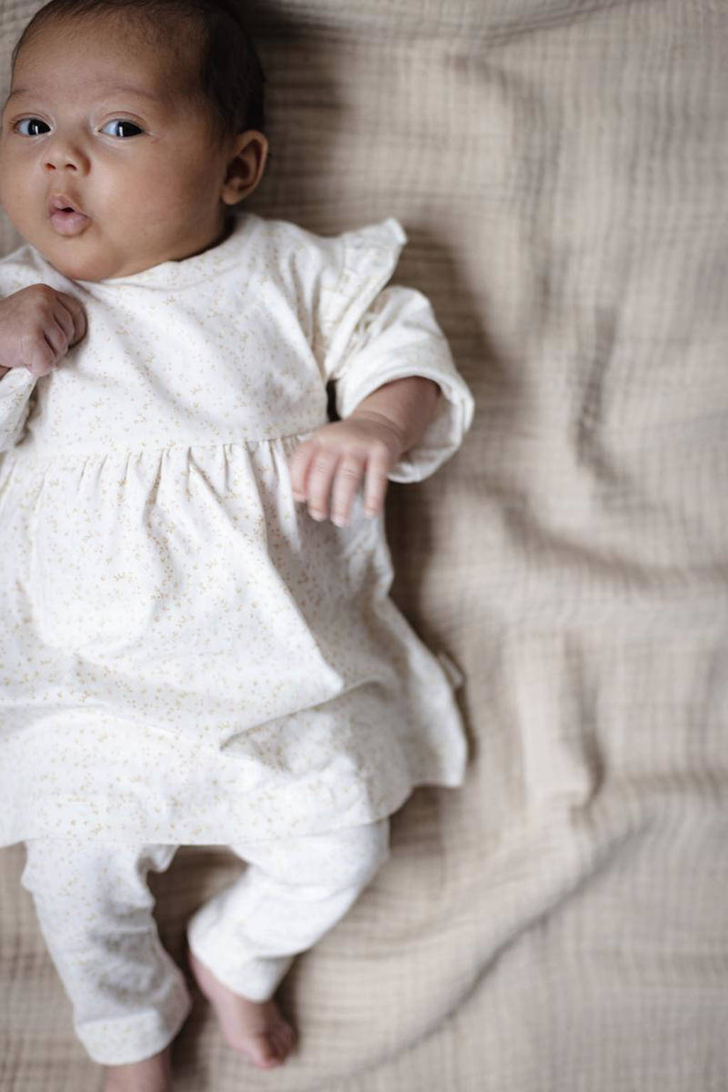 LEVV gebloemde baby jurk LNELLANOS ecru/zand