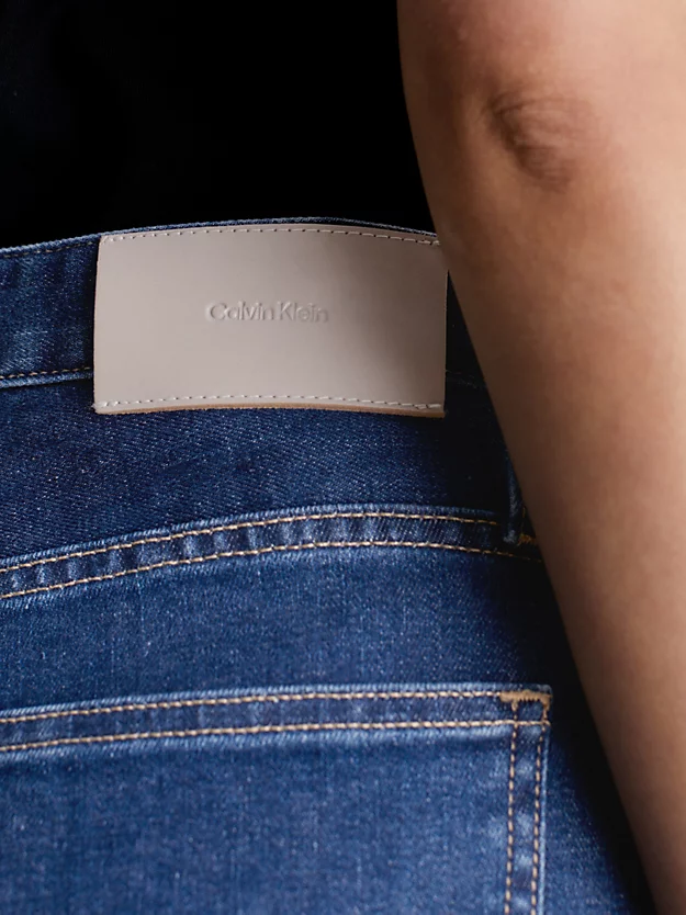 Calça jeans de cintura alta com pernas largas