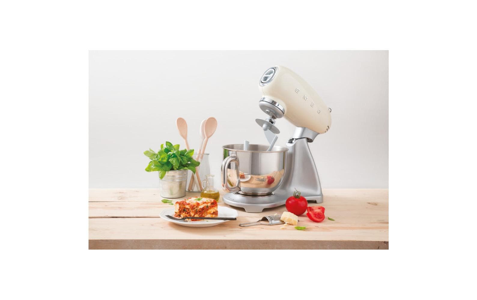 Küchenmaschine 50's Retro Style SMF02CREU Beige<br>800 W-Küchenmaschine mit Retro-Design