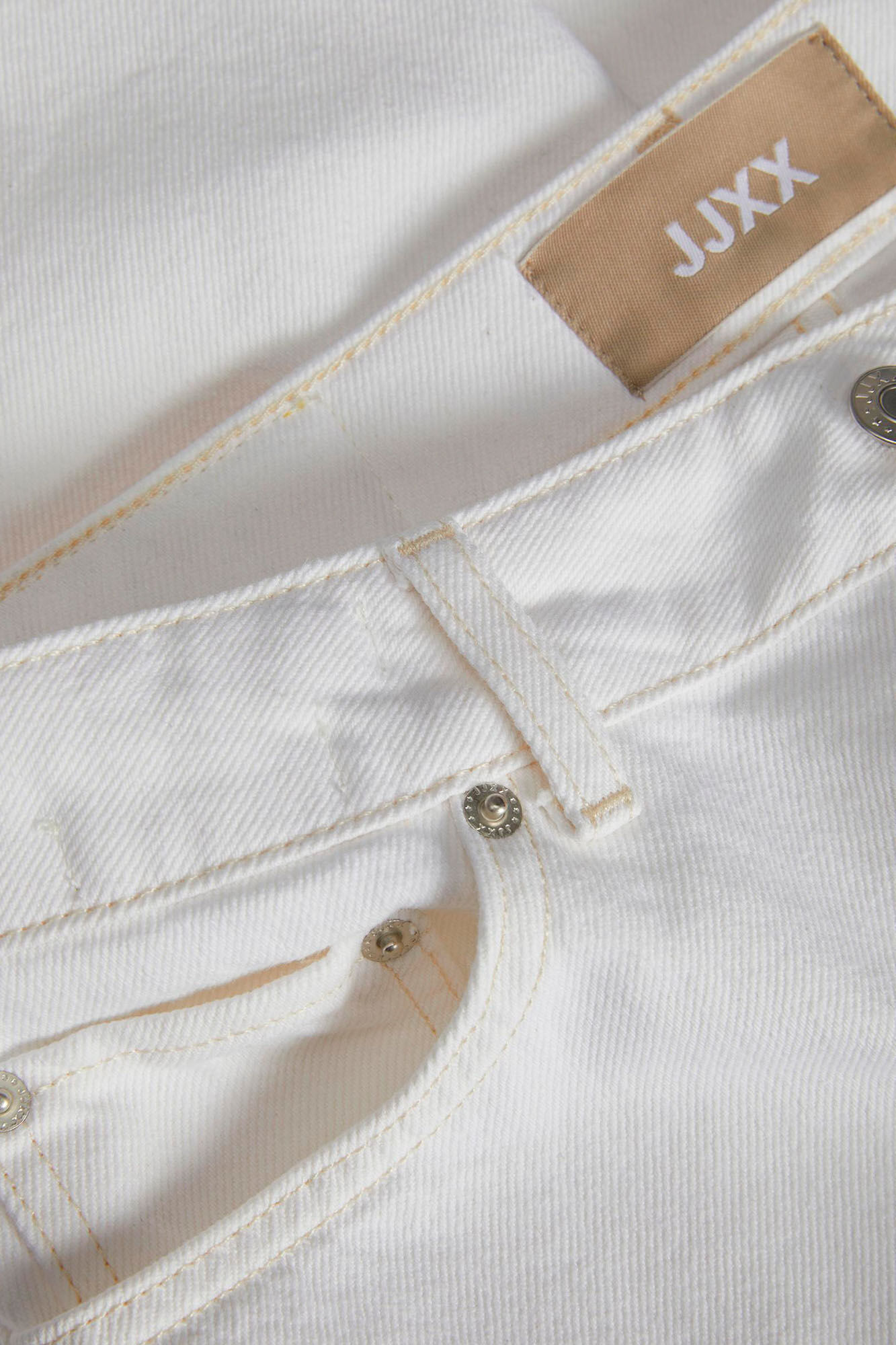calça jeans branca de perna larga