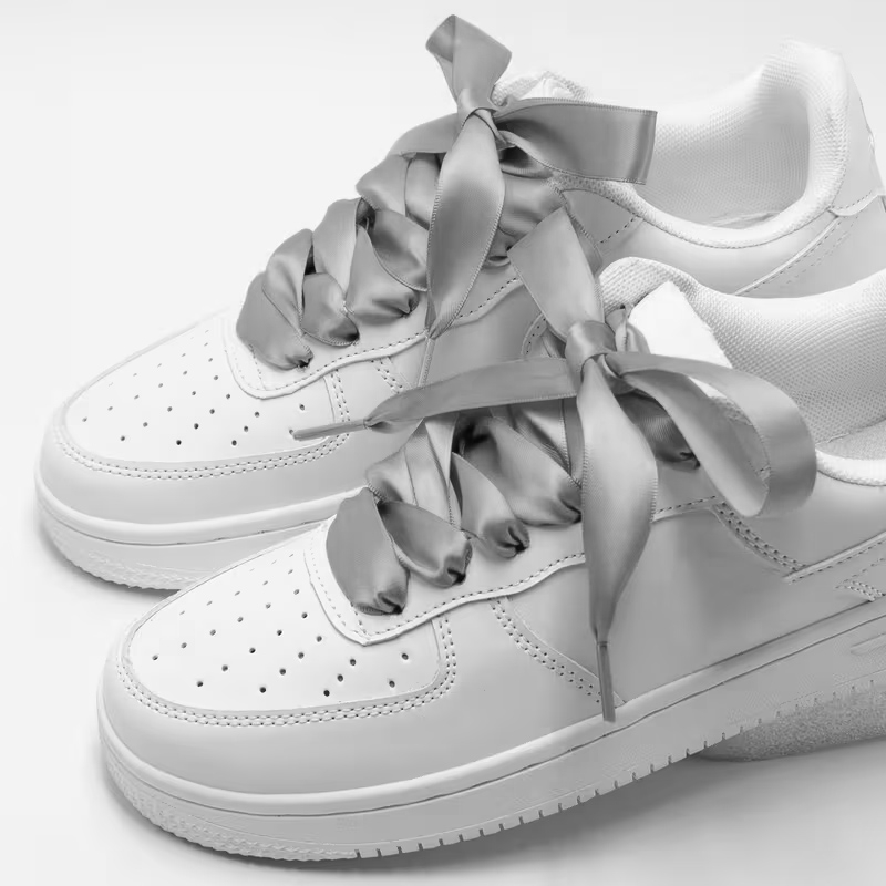 (1 Paar) 120cm Breite Satin Schnürsenkel Klassische Sneaker Schuhbändel - Grau