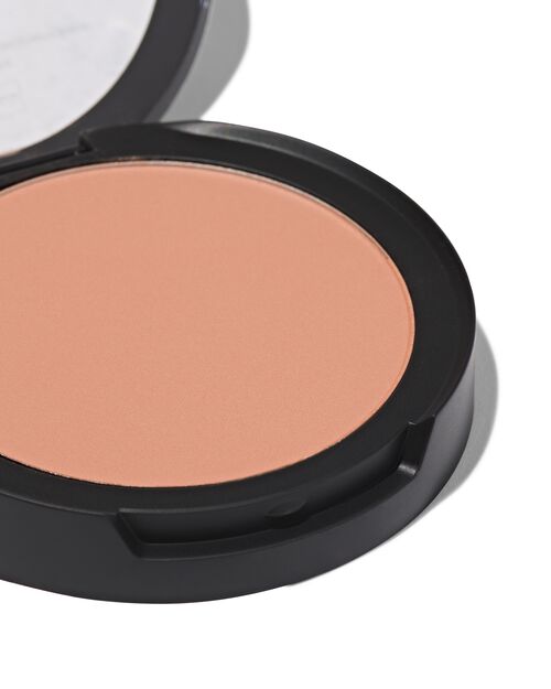 poudre bronzante matifiante 02 almond