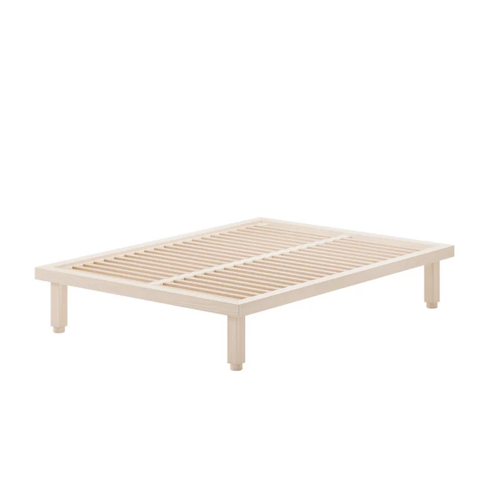 OUT Objekte unserer Tage - Kaya Bett Small, 140 x 200 cm, Esche gewachst mit Weisspigment