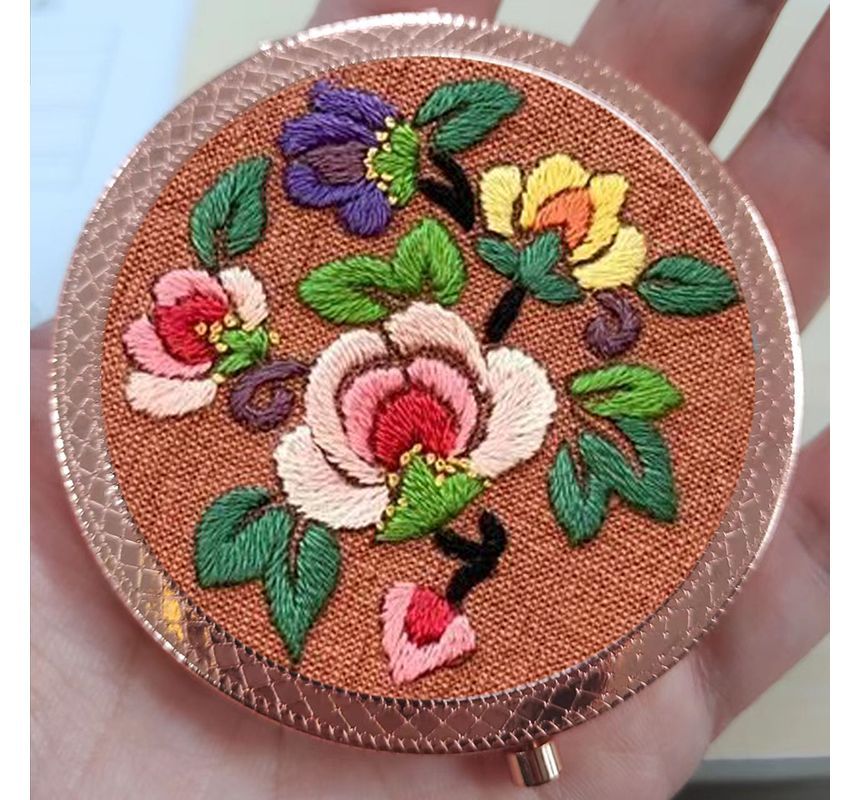 Embroidery Kingdom - DIY borduurpakket met draagbare bloemenspiegel (verschillende ontwerpen)