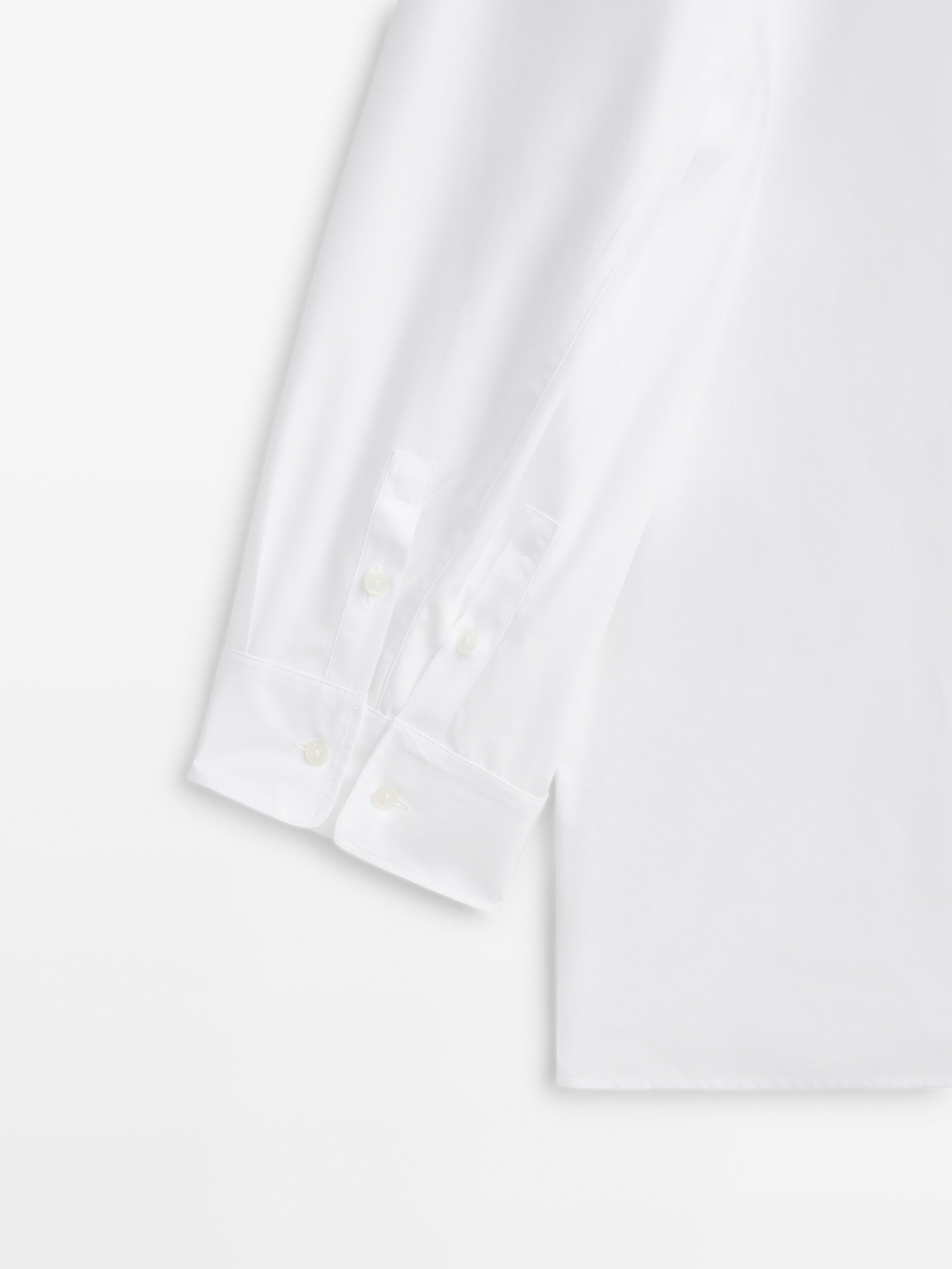 Camisa de popeline com detalhe no punho - BRANCA