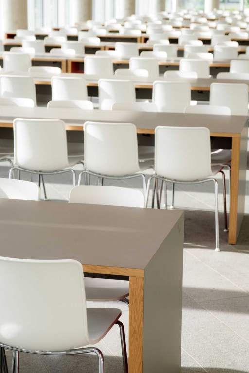 Vitra Hal Stackable stoel wit