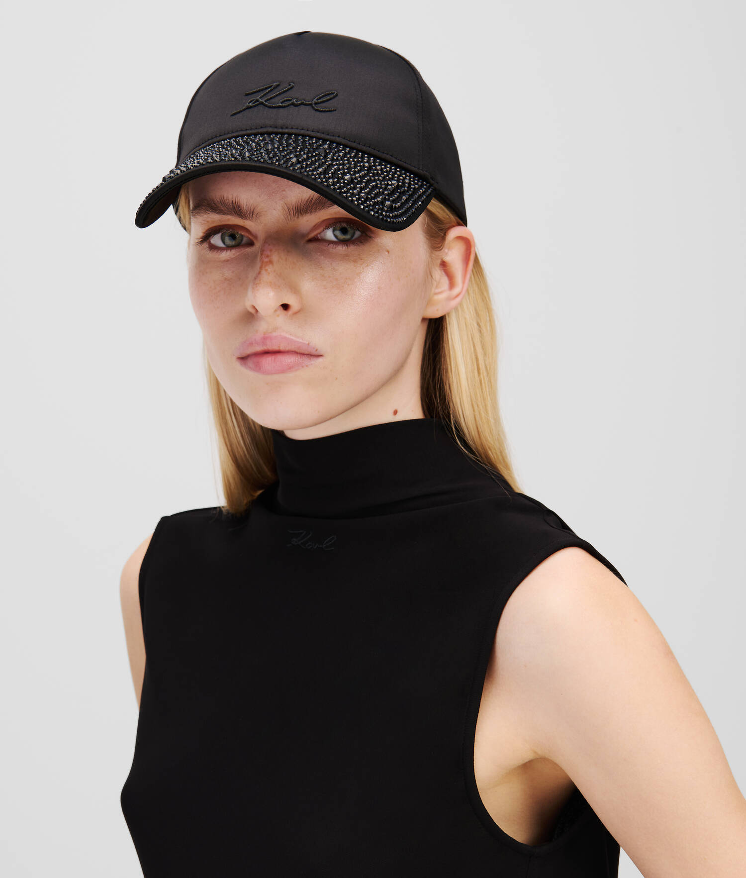 CASQUETTE À STRASS K/SIGNATURE - Embellissement noir