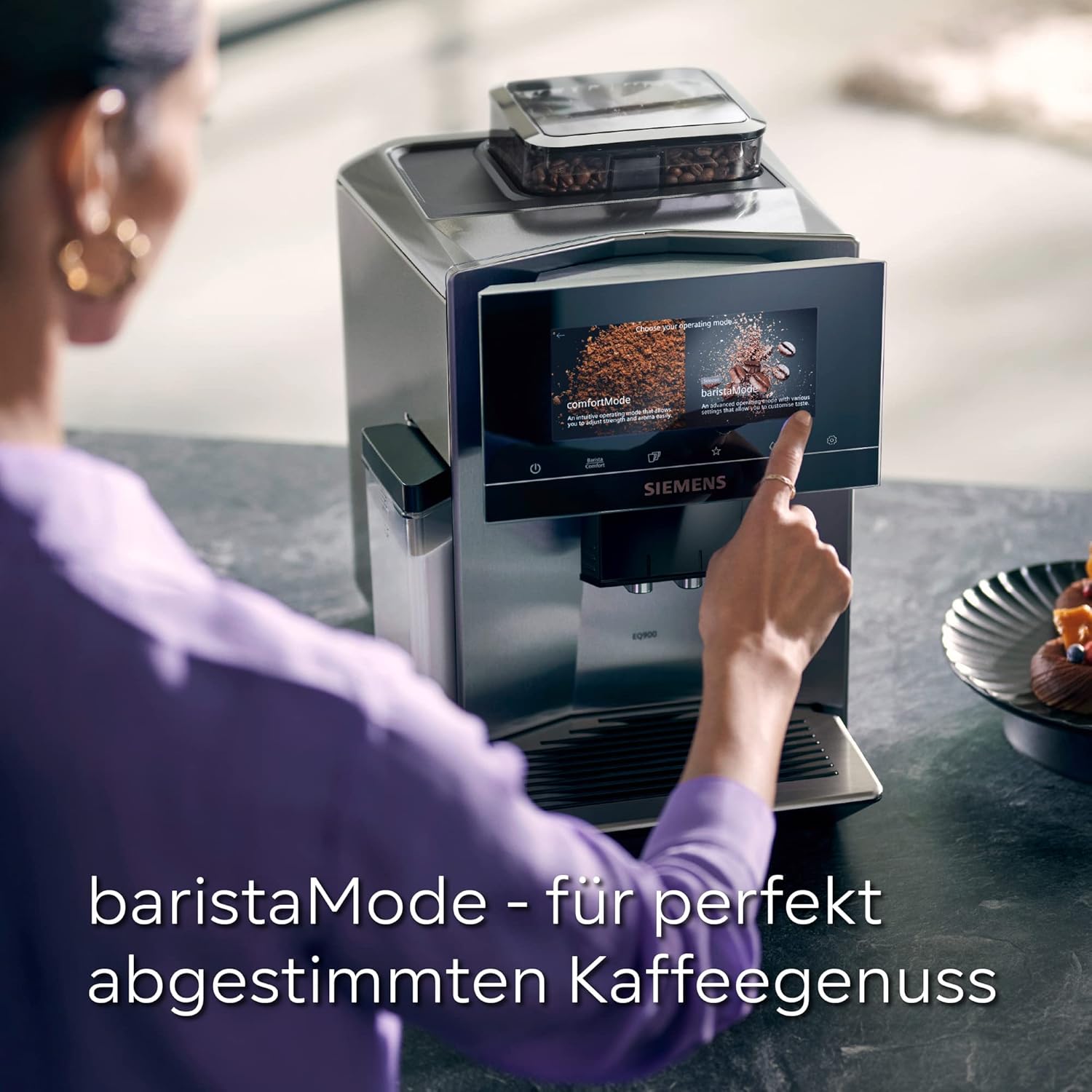 Siemens, machine à café automatique EQ900 TQ903D03, contrôle par l'application, écran tactile, mode barista, AromaBoost, réduction du bruit, broyeur premium, nettoyage à la vapeur, 1 500 W, inox