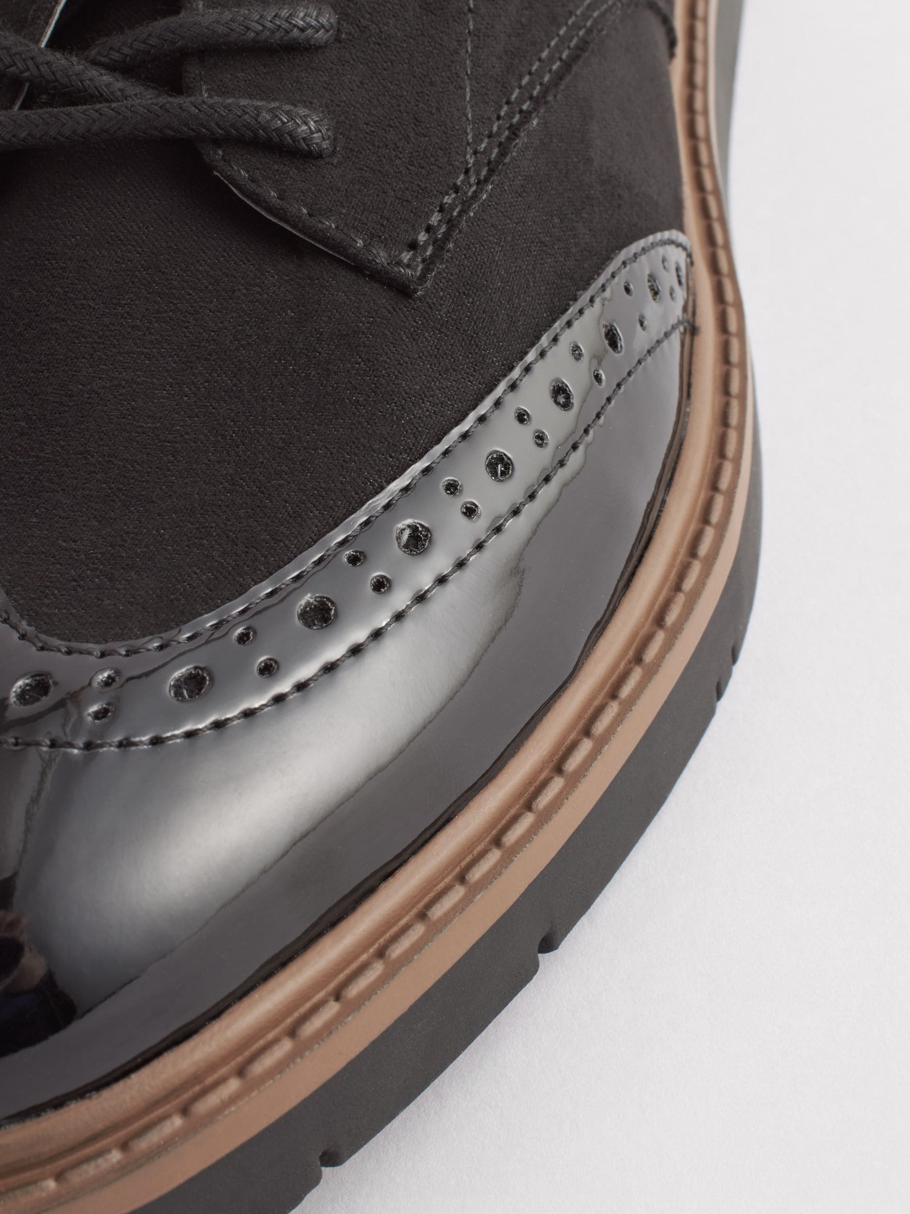 Zwart - Brogue Lace Up Chunky Sole Shoes
