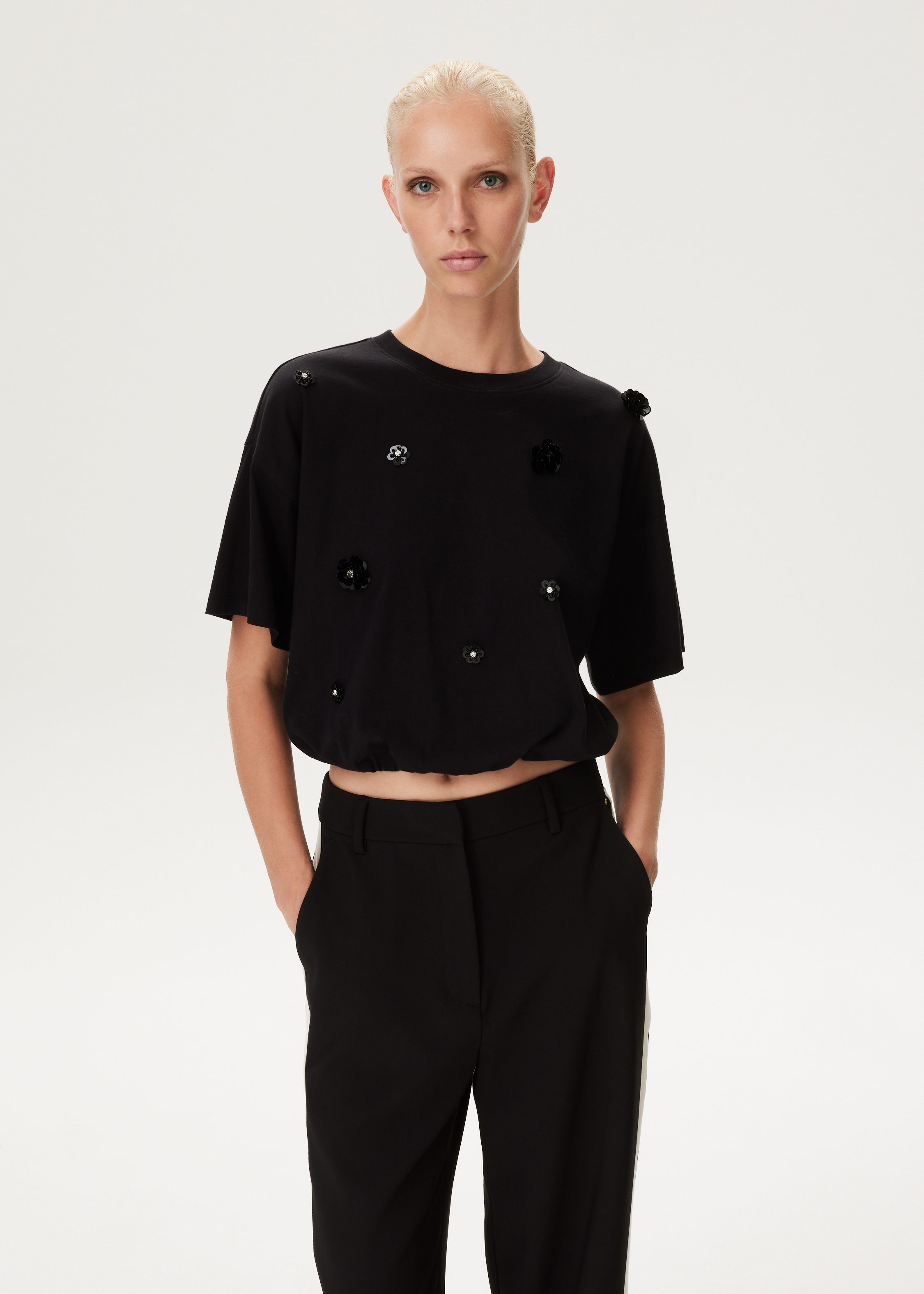 T-shirt met bloem pailletten