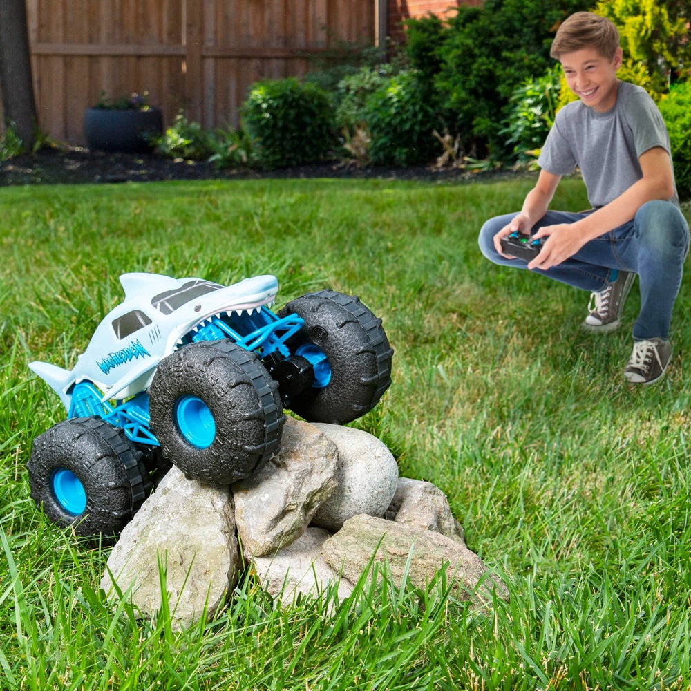 Monster Jam Megalodon Storm Thrasher 1:15 ferngesteuerter Monstertruck
