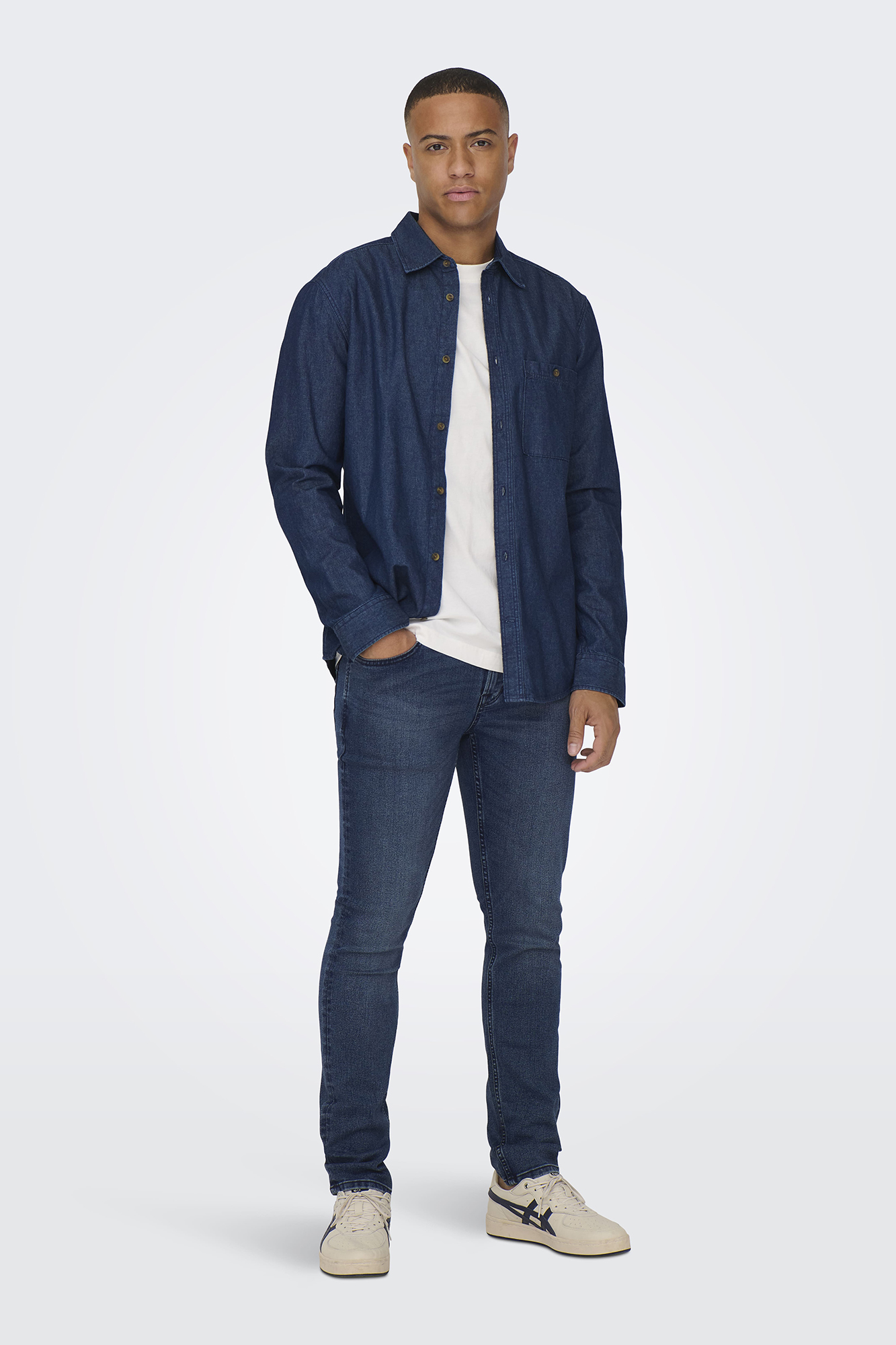 calça jeans slim fit com 5 bolsos
