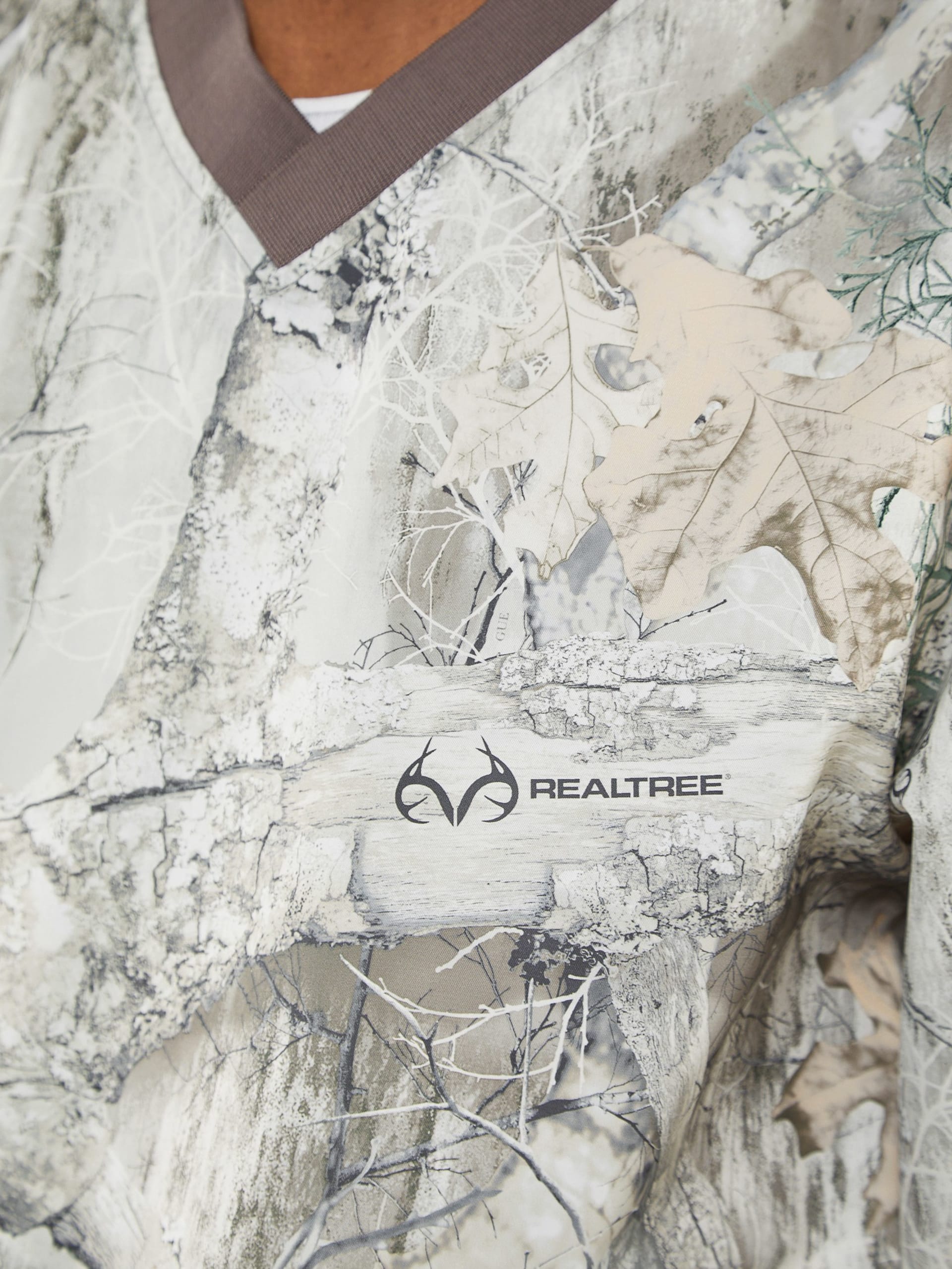 GUESS Originals x Jaqueta Corta-Vento RealTree