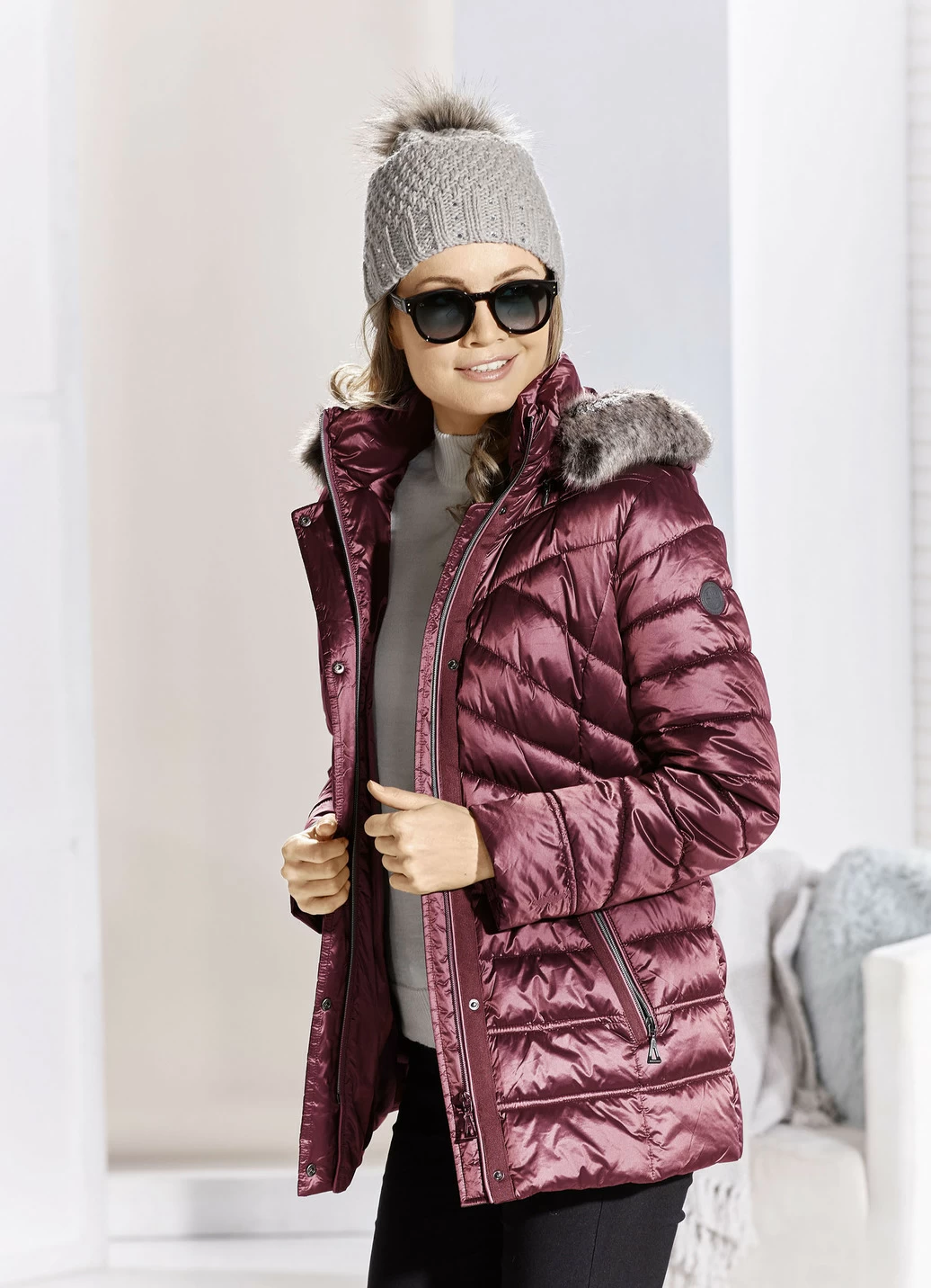 Jacke mit abnehmbarer Kapuze
