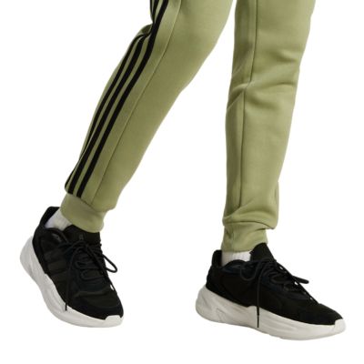 Adidas SportswearEssentials 3-Streifen Tapered Cuff Pant - grün