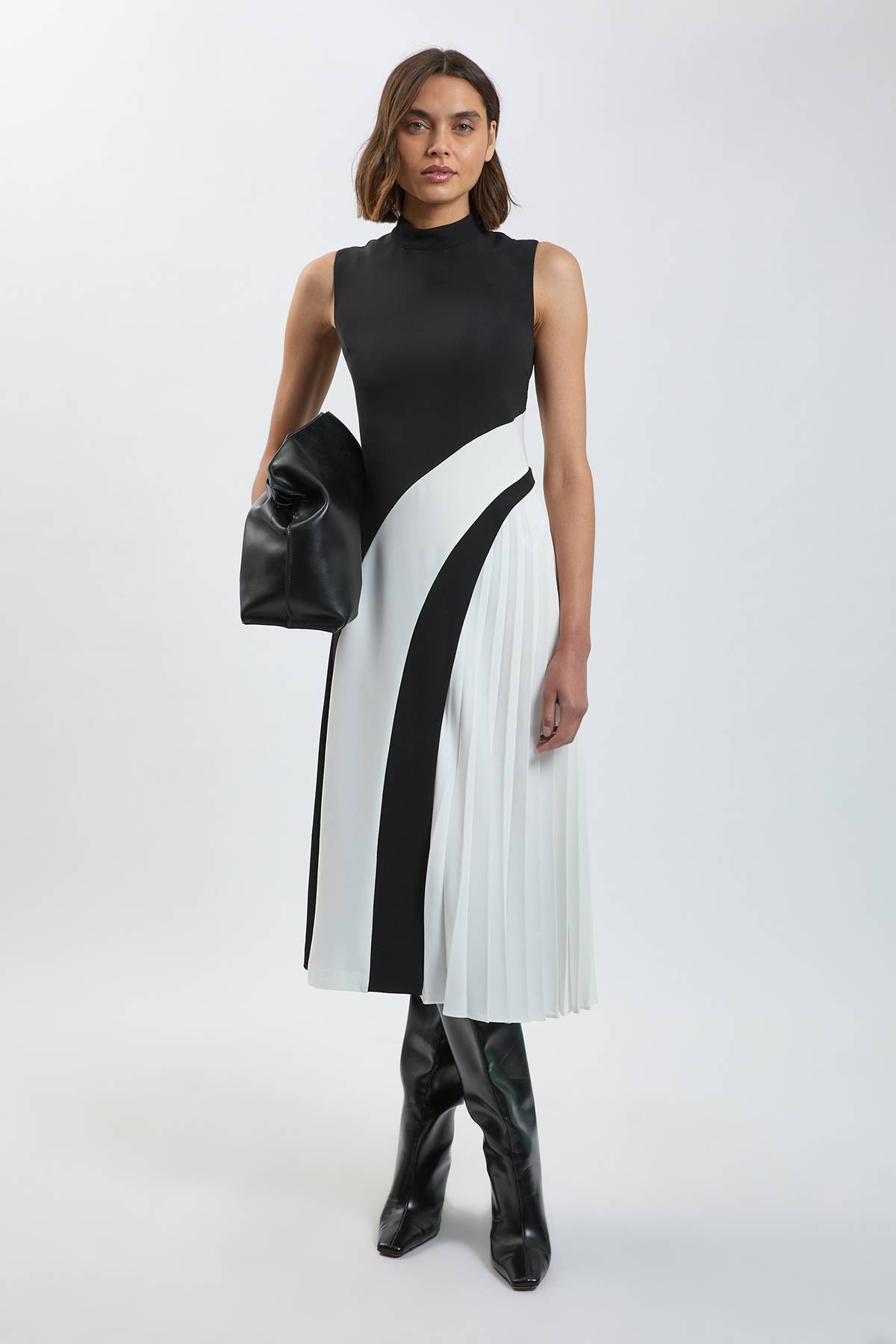 KarenMillen Robe Midi Plissée à Col Montant et Blocs de Couleurs Coupe Ajustée