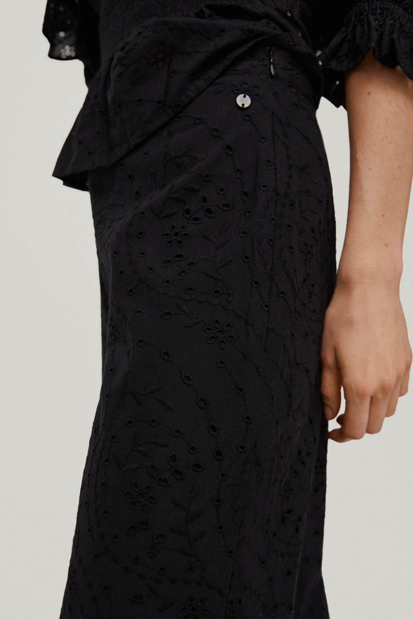 Pantalón largo bordado - Negro