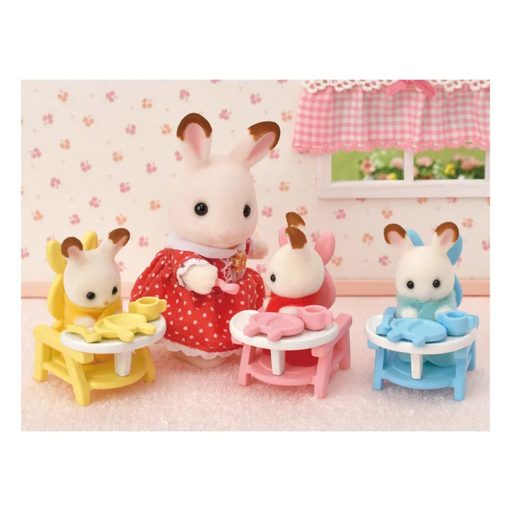 Sylvanian Families Les triplés lapin chocolat et accessoires de puériculture