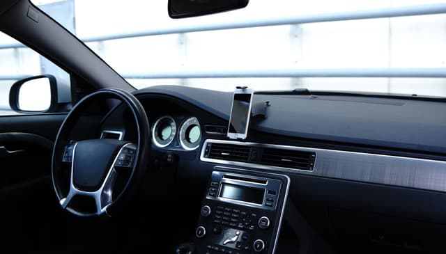 Unisynk Dash holder til bilen