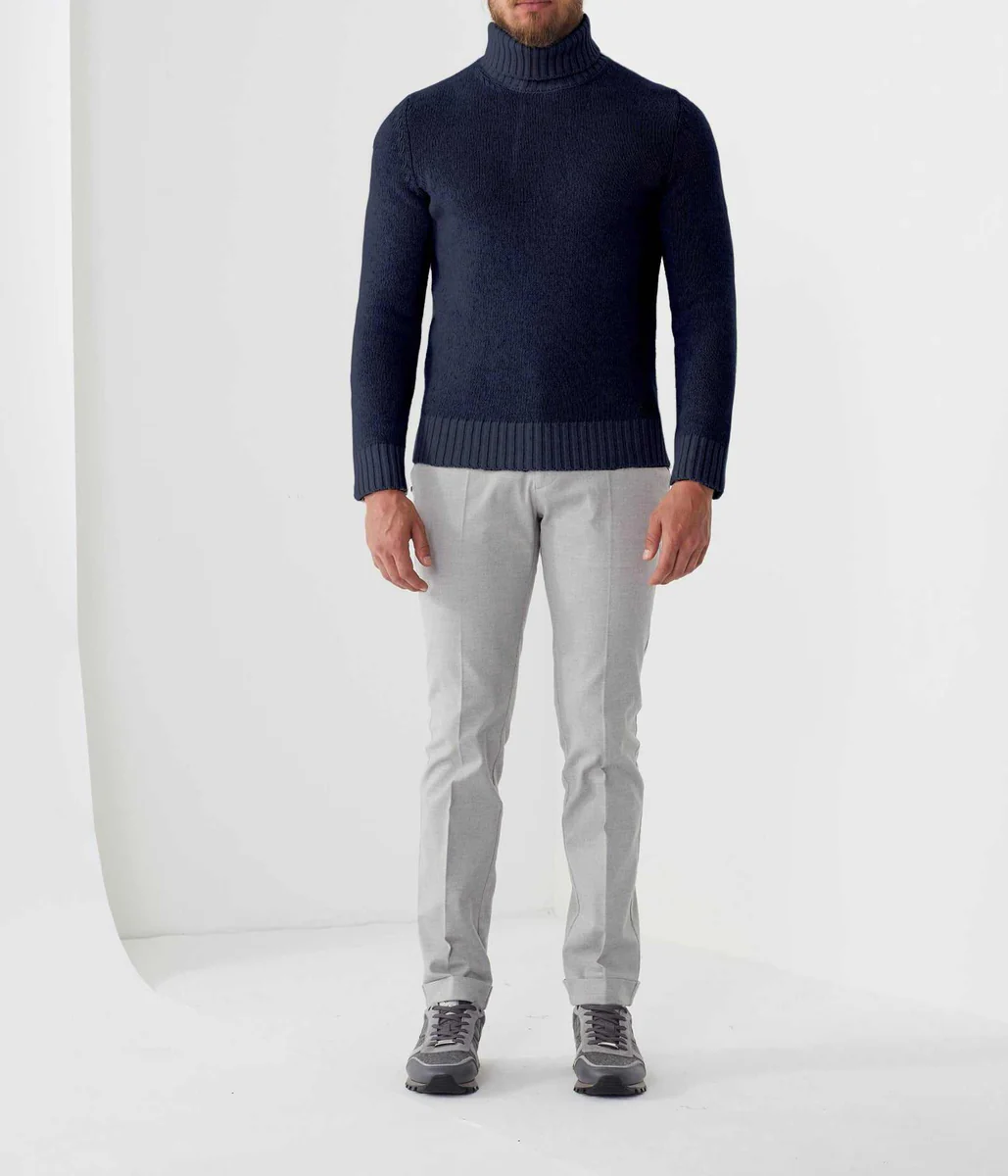 Pull col roulé bleu 