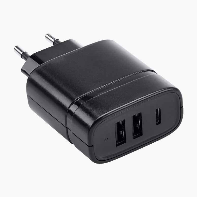 USB-lader med tre utganger, type A og C, 3 A