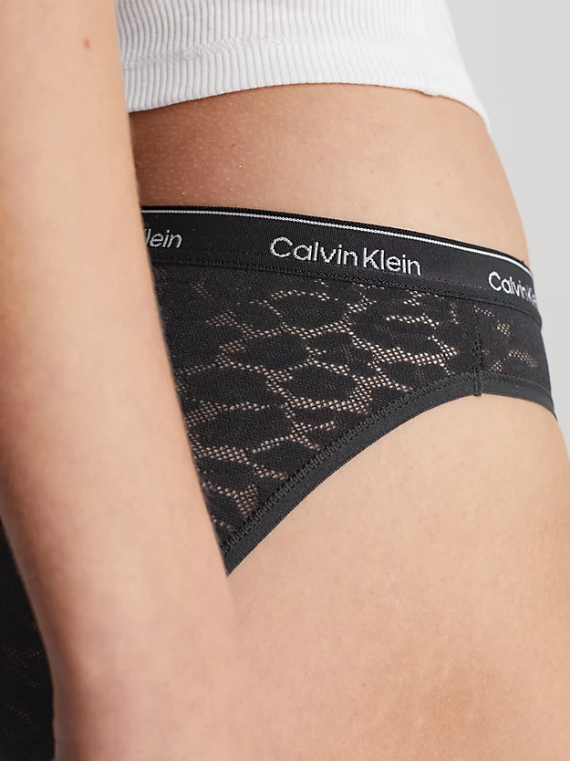 Conjunto com 3 calcinhas de biquíni de renda