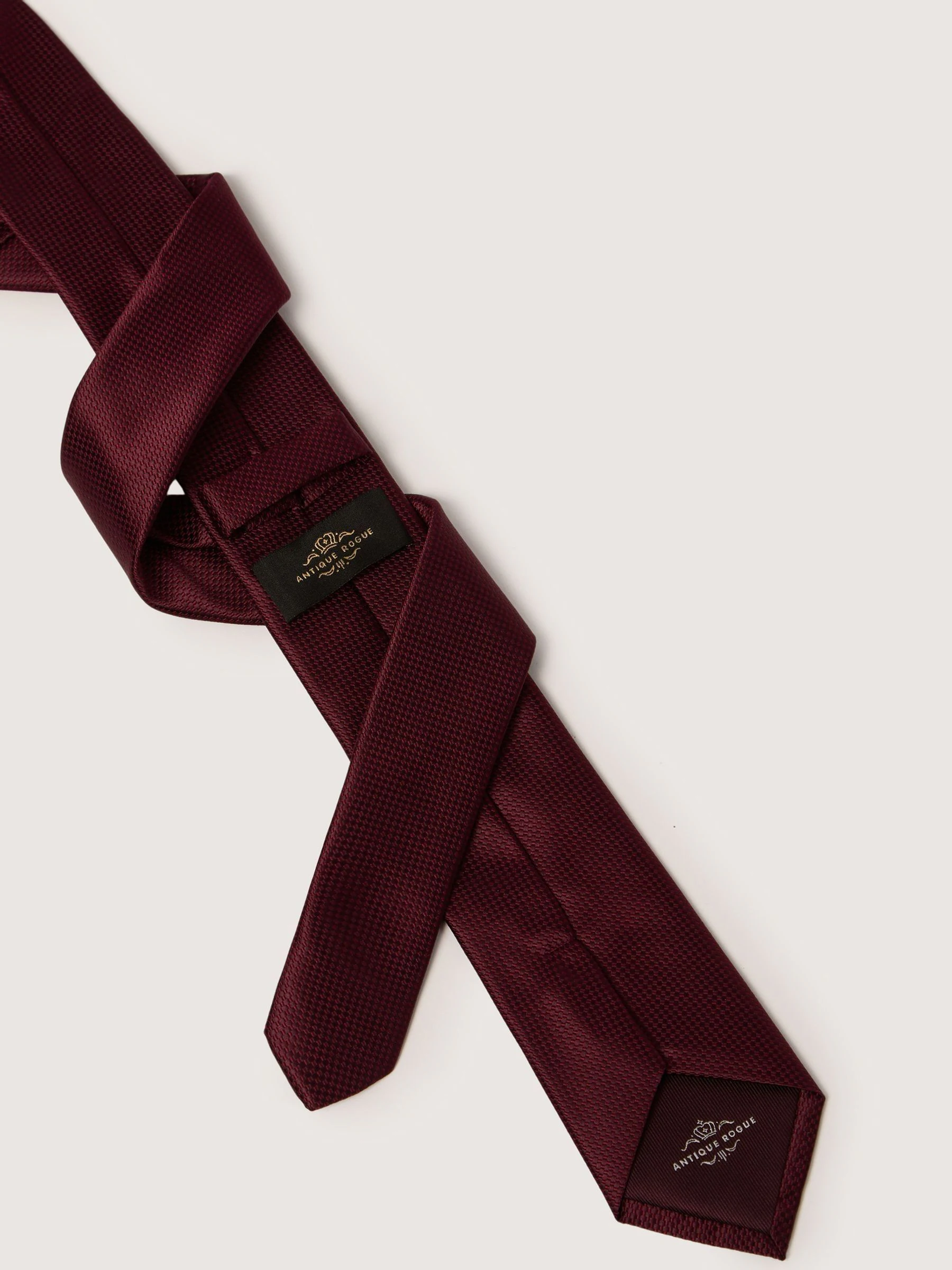 Antique Rogue Texture Tie
