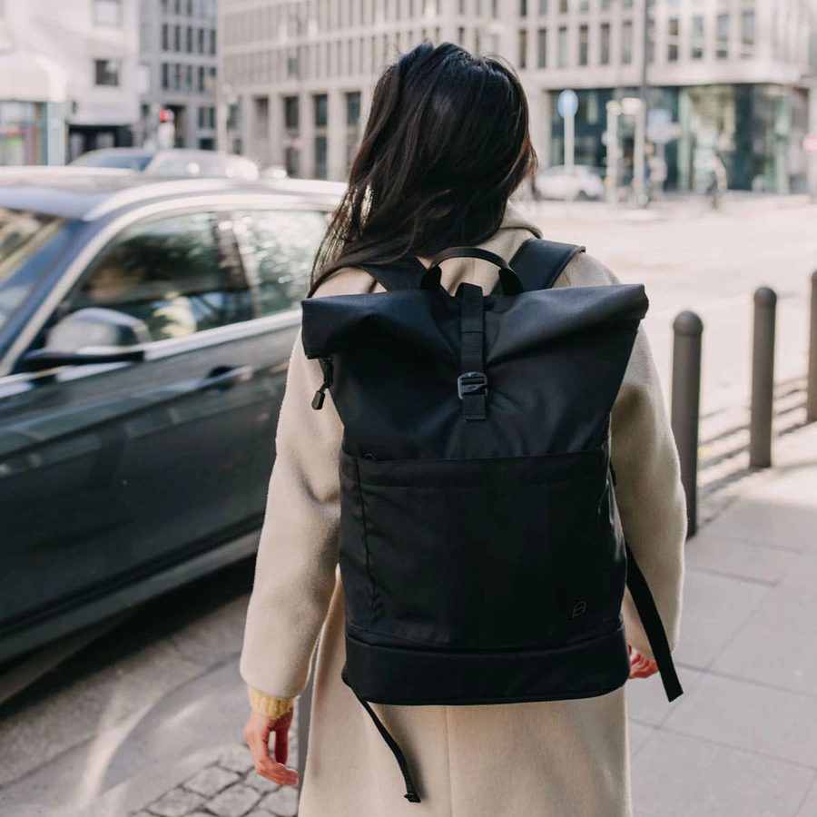 Anna und Oskar Fairer Wickelrucksack Hugo Schwarz