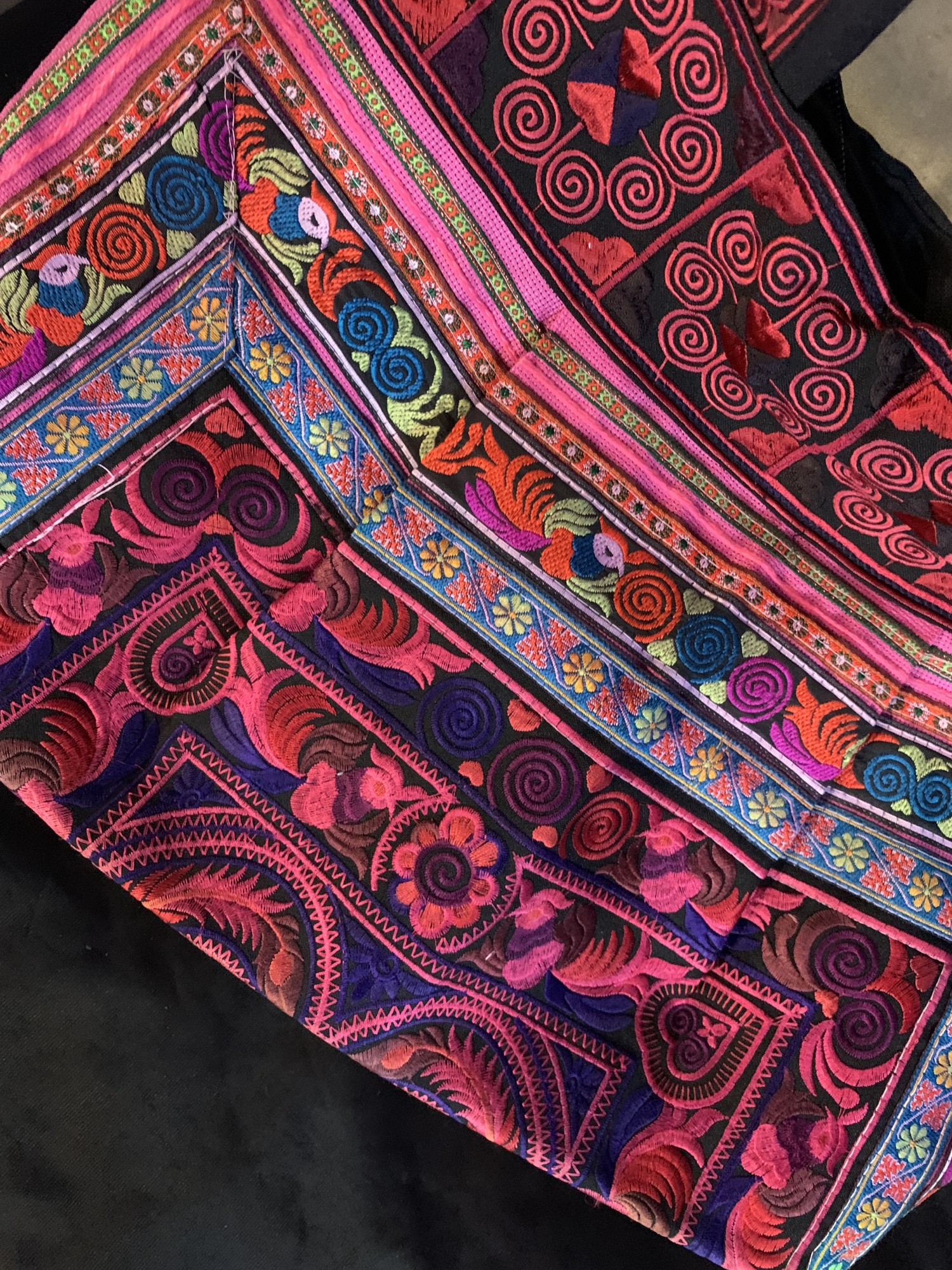 Shopper mit bunten Stickereien, pink, multicolor, B 50 cm, H 30 cm, L 14 cm günstig bestellen