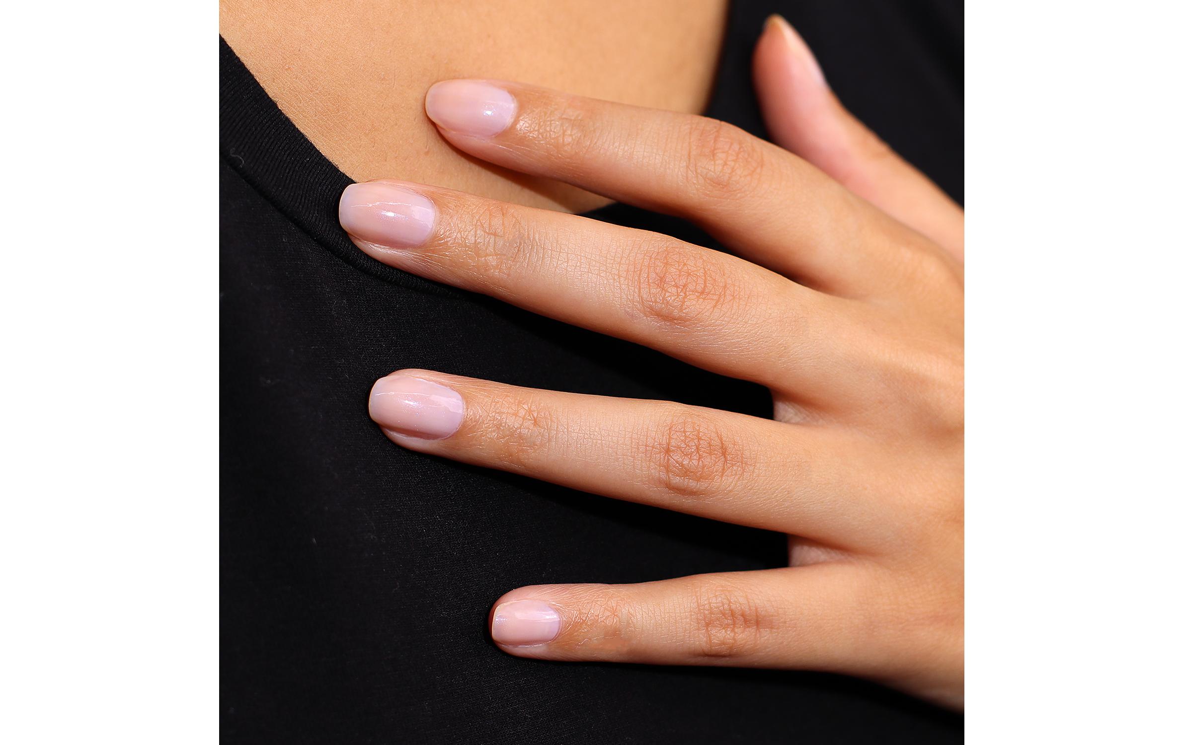 Nagellack kur – Illuminating Nail Concealer pinkVeganer Nagellack, Farbe und Pflege in einem