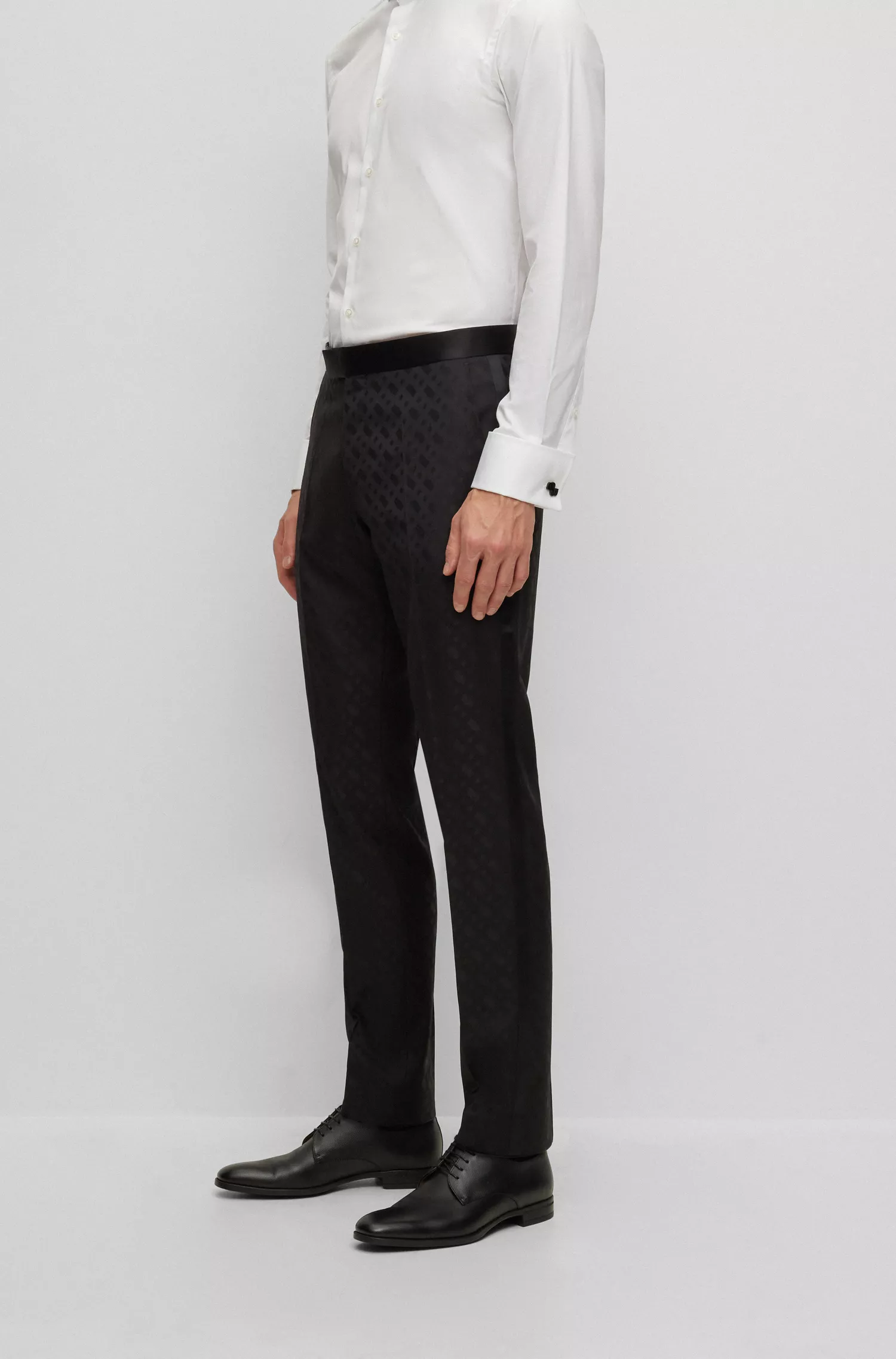 Smoking BOSS preto slim-fit em mistura de lã virgem