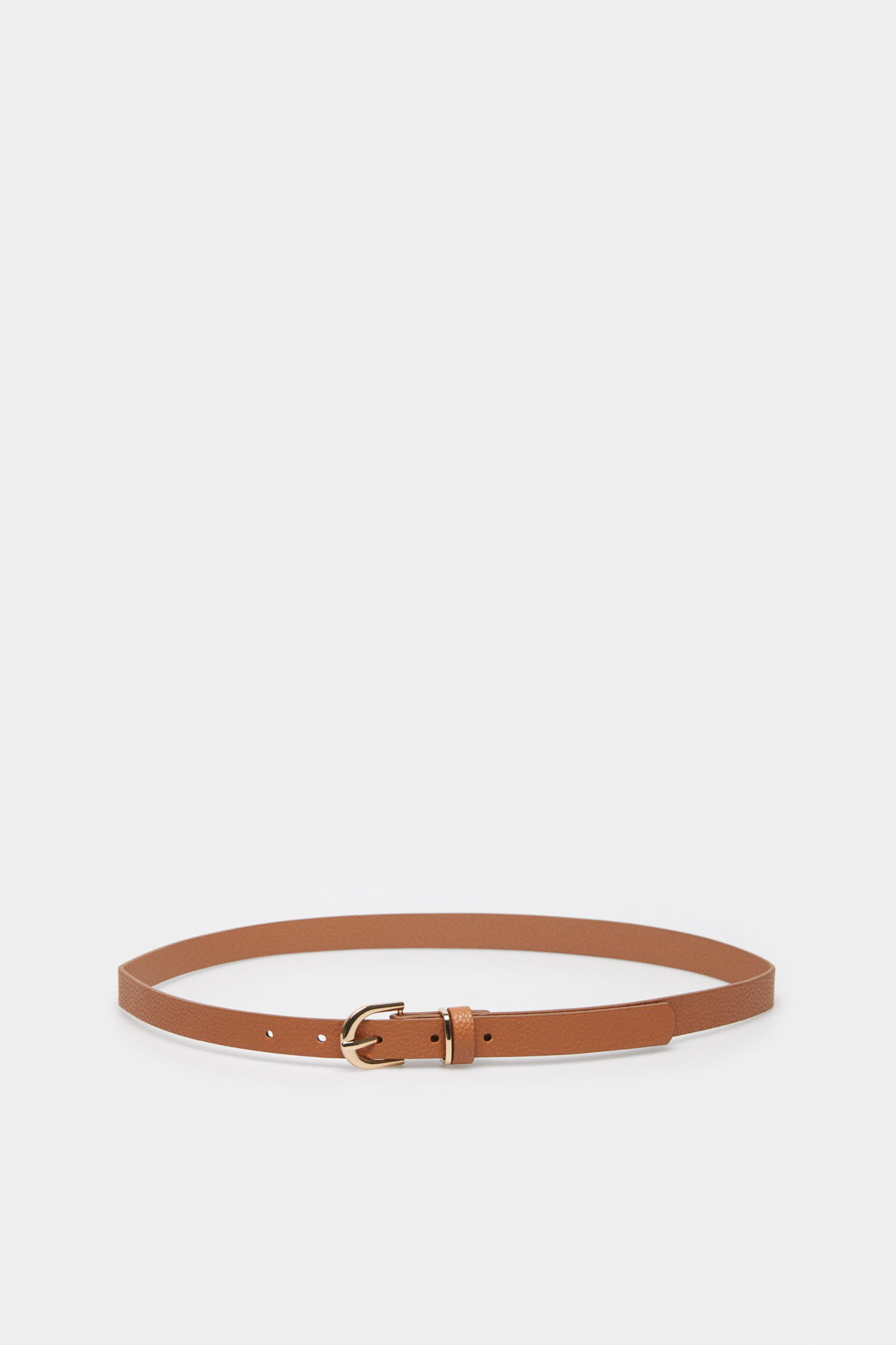 Cinto texturizado com fivela dourada