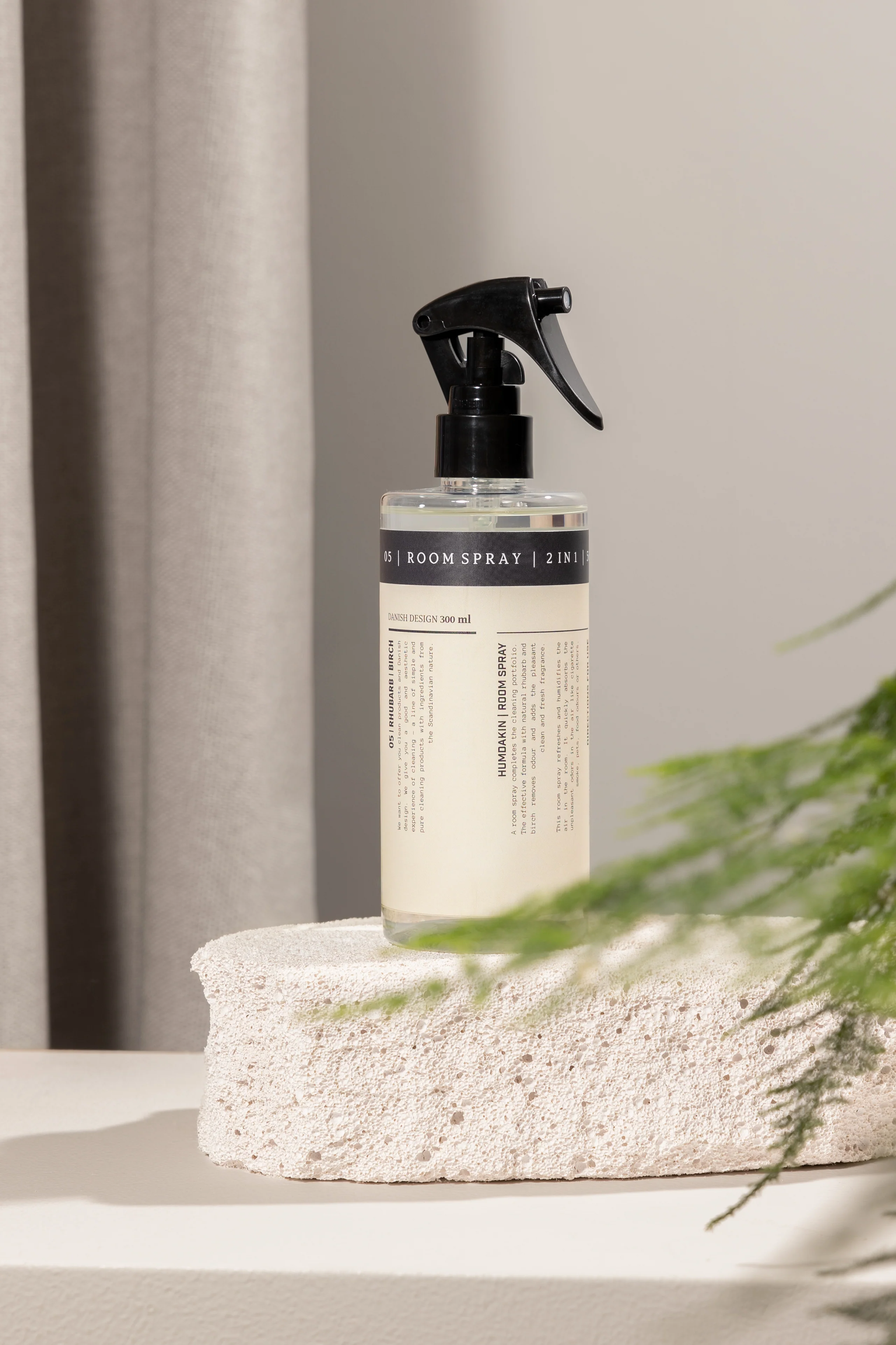 Humdakin  2-in-1 room spray