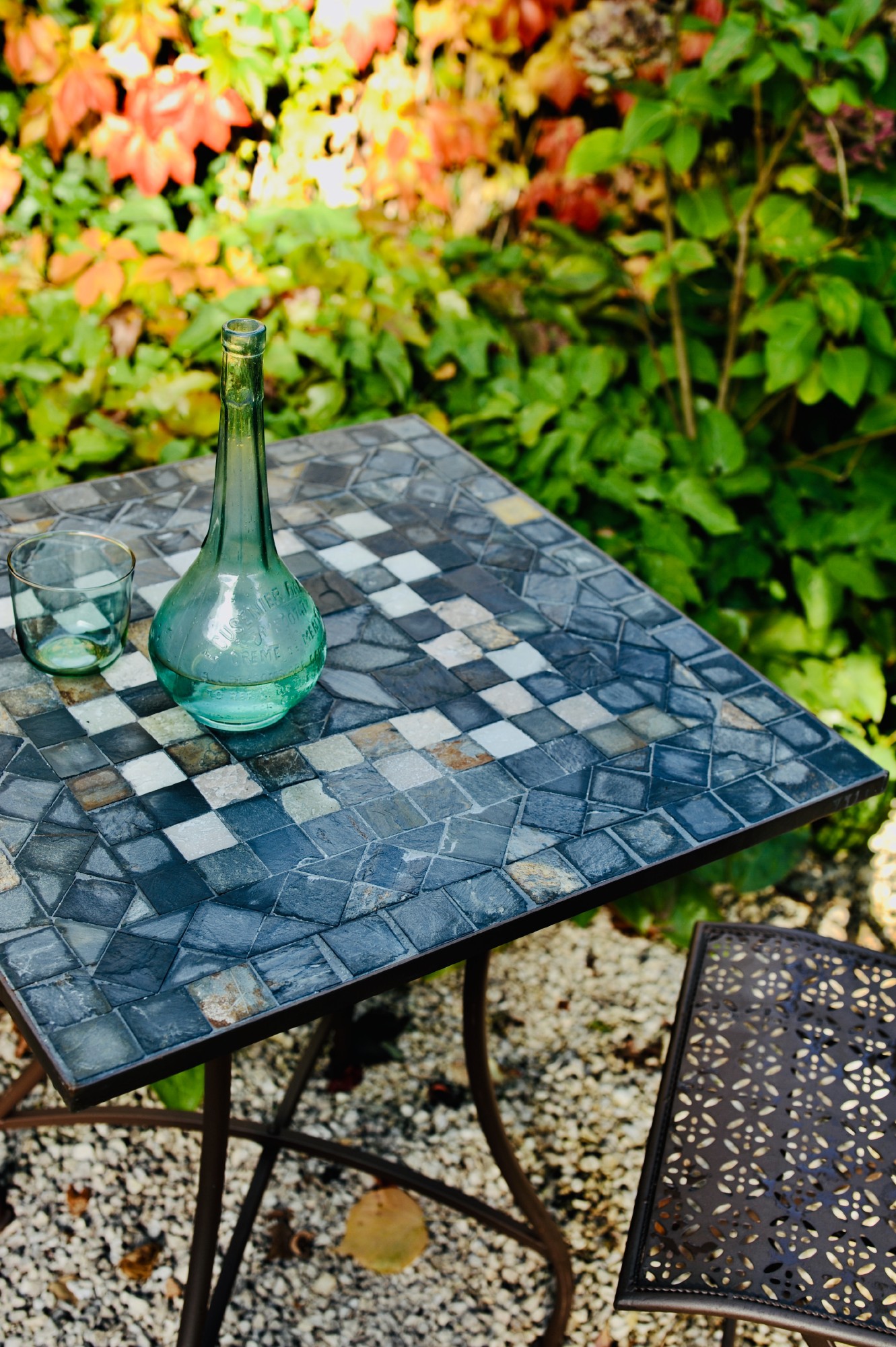 Quadratischer Mosaiktisch aus Naturstein, grau, braun, B 61 cm, H 71,5 cm, T 61 cm von fischer's lagerhaus