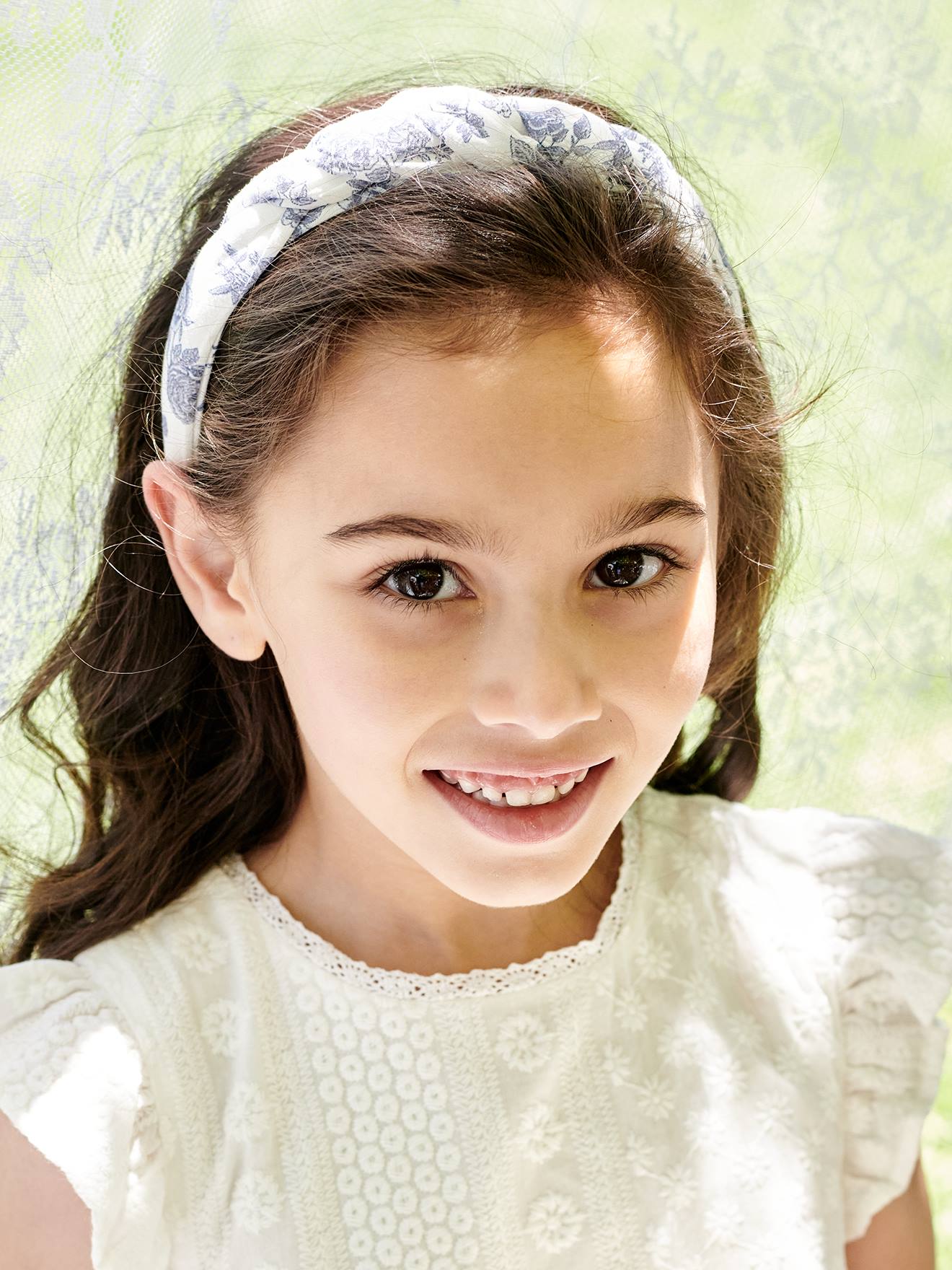 Faixa de cabelo com estampa de flores pequenas para menina, cor creme