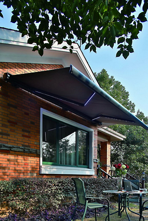 Store de terrasse coffre intégral gris 5 x 3m, avec LED