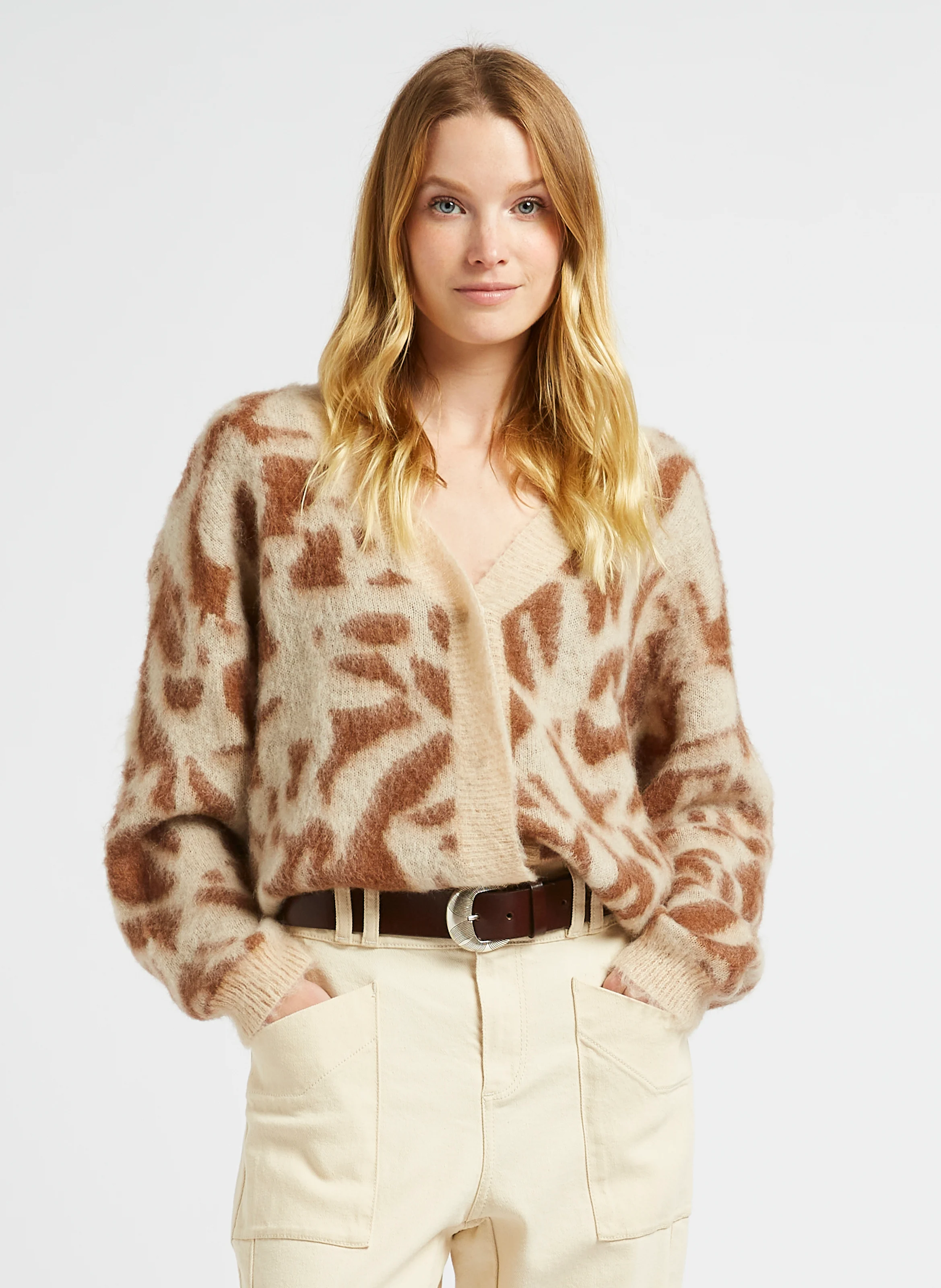 TAMAR - Gilet col V léopard en maille duveteuse | Beige