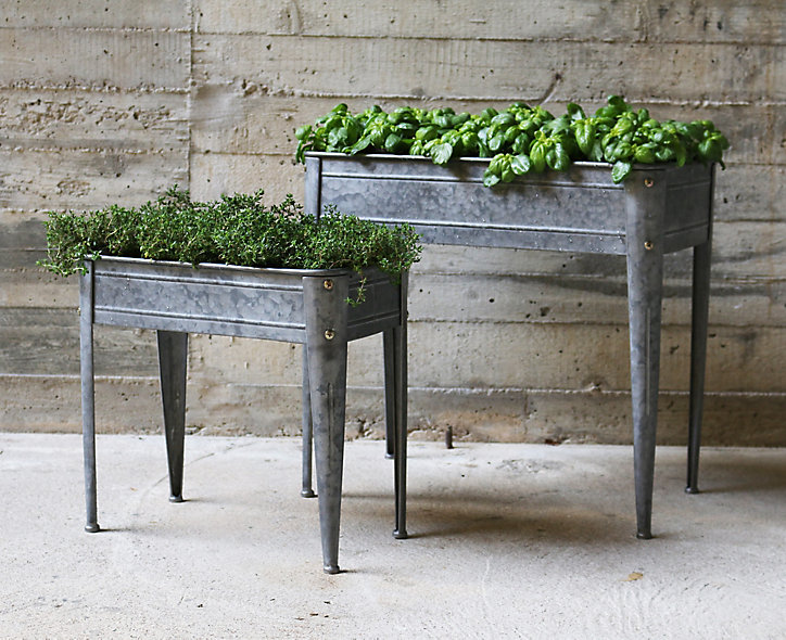 Jardinière en zinc gris 25 x 10 x h.40 cm
