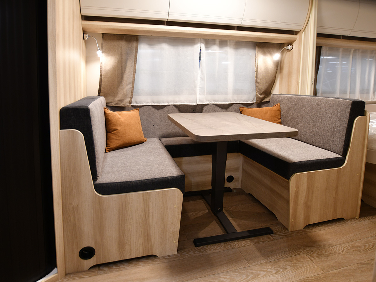 Hobby De Luxe 460 SL 2026 caravan