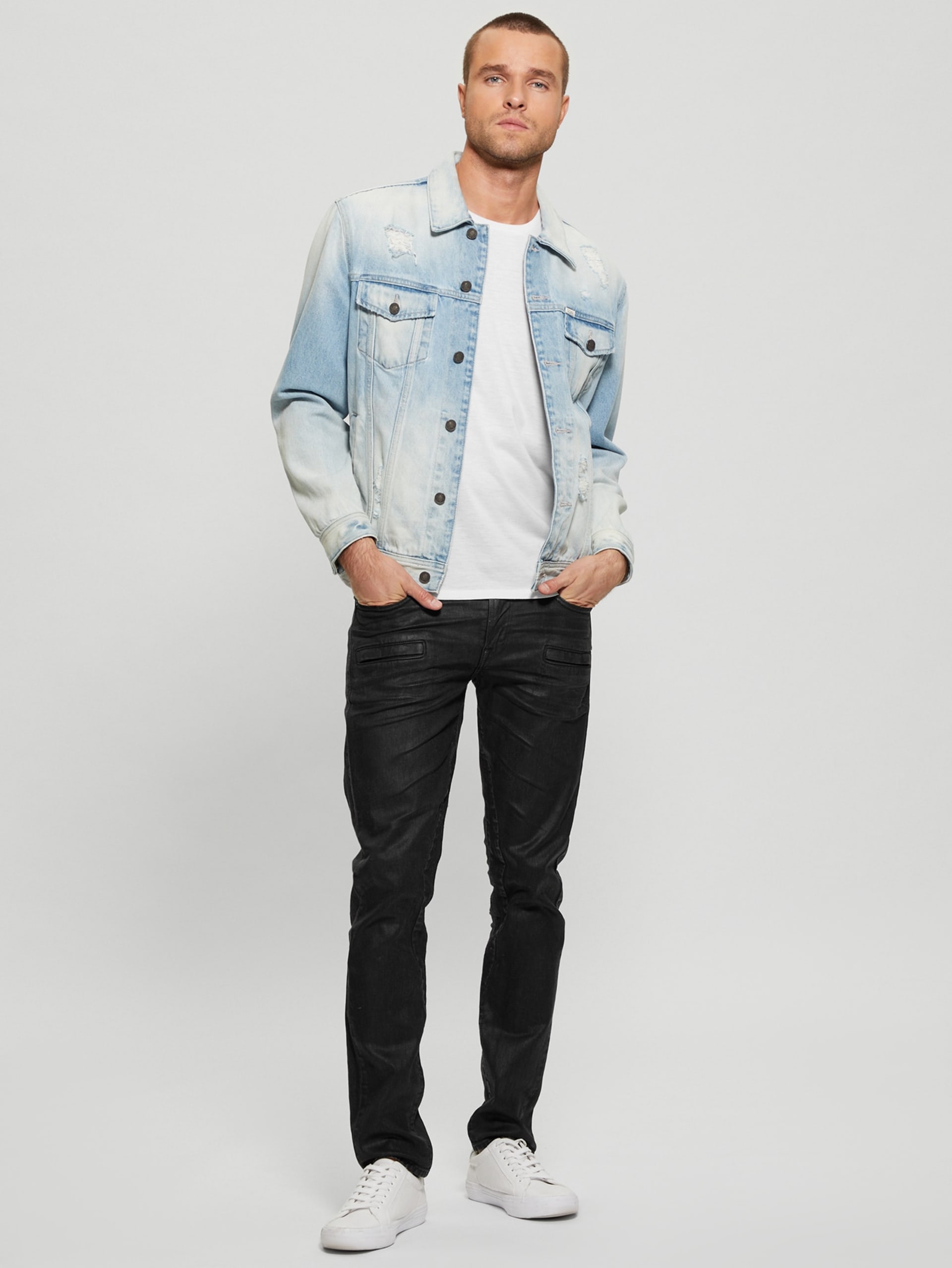 Calça jeans Finnley revestida, corte slim e afunilado.