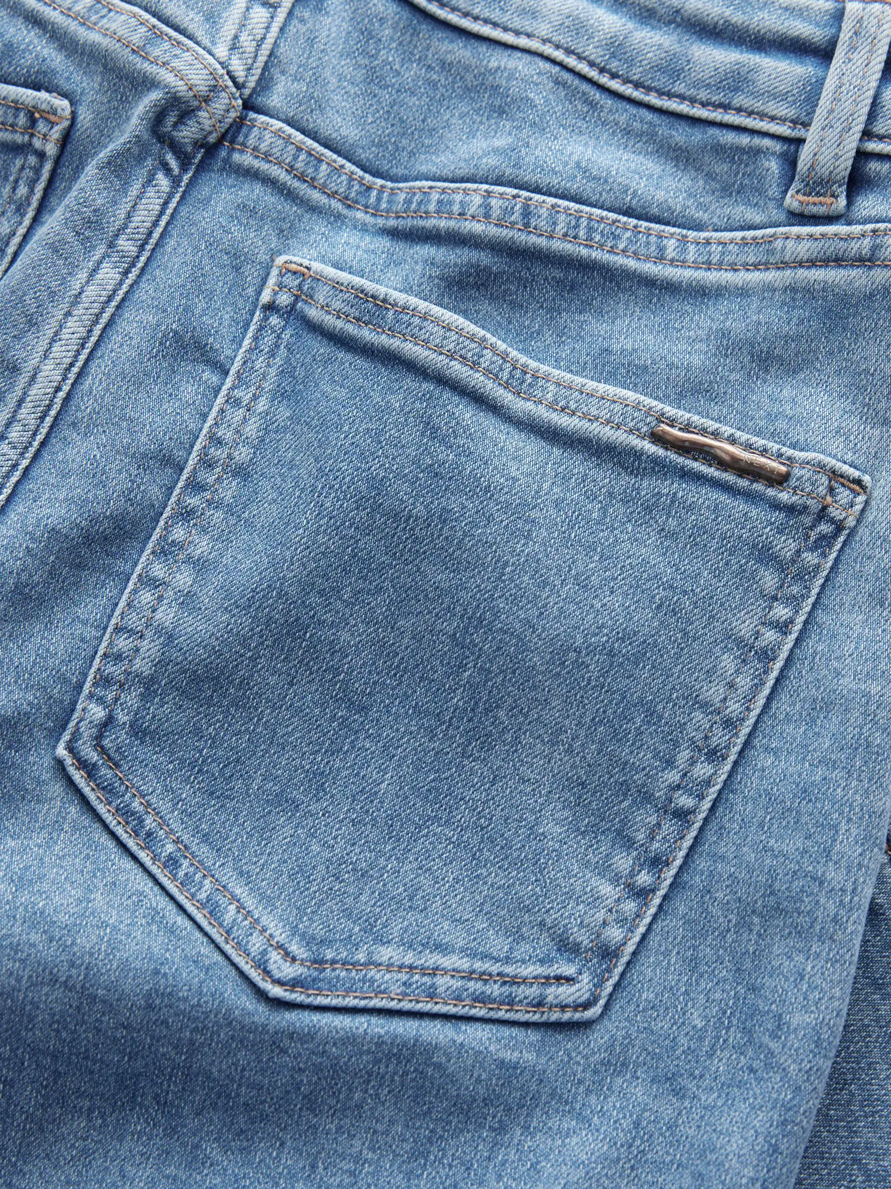 Normaal blauw - Jeans met zandloperpasvorm en wijde pijpen