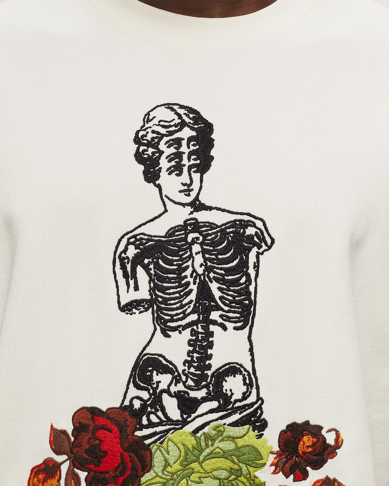 Moose Knuckles x PLEASURES STATUE GRAPHIC TEE