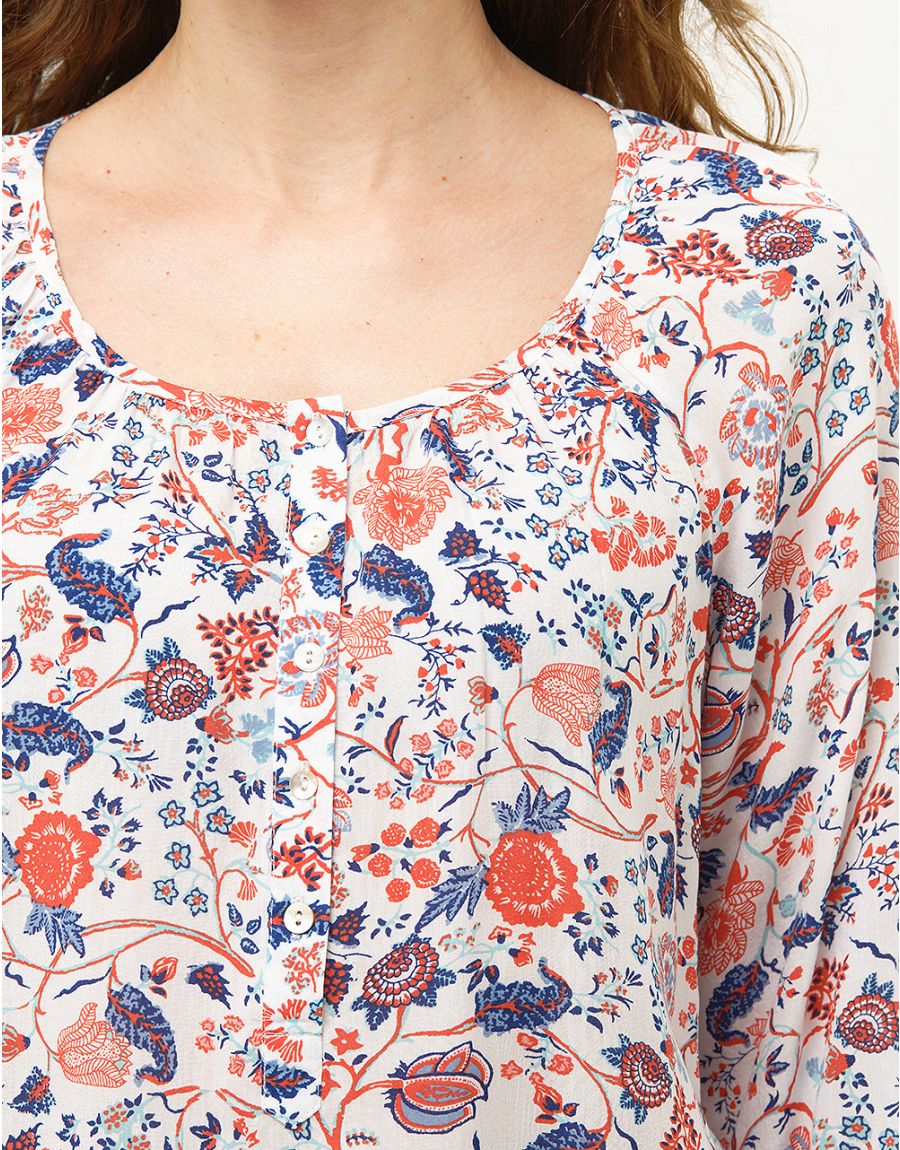 Blouse blanche fleurie