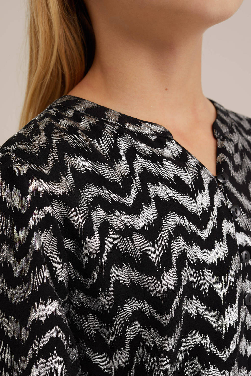 WE Fashion jurk met all over print en ruches zilver/zwart