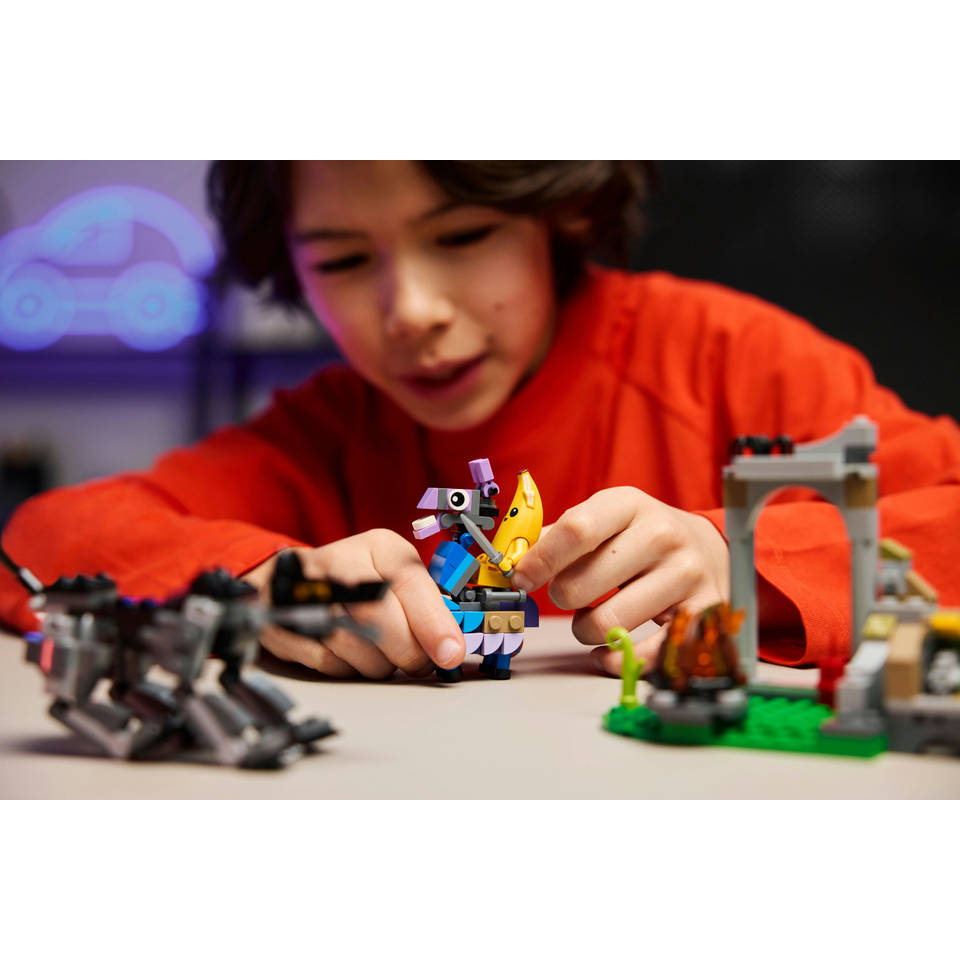 LEGO Fortnite Peely en Sparkplugs kamp 77075