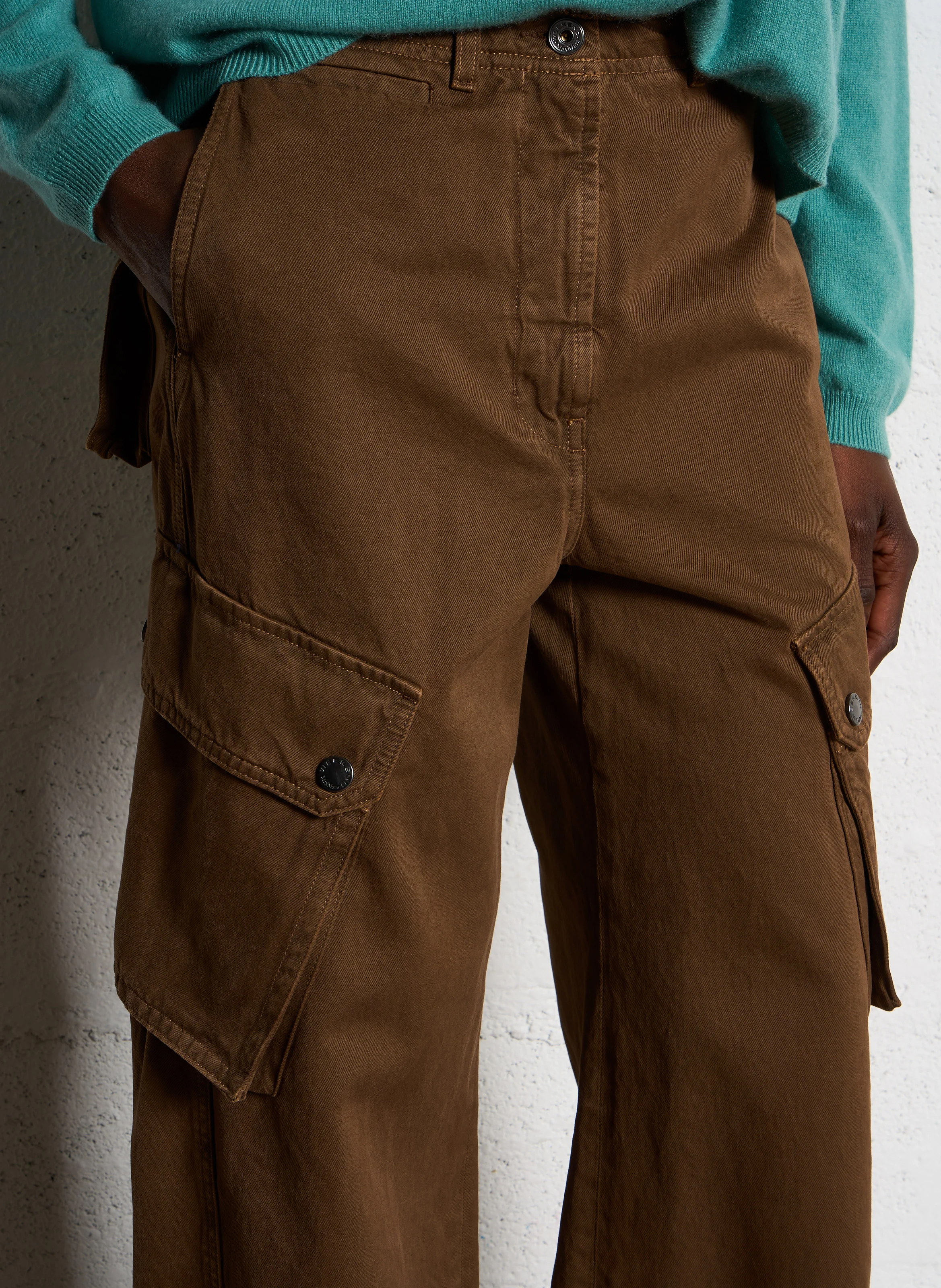 ELVY - Pantalon large cargo en coton| Marron