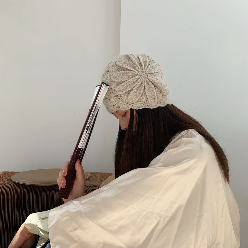 Hatrix - Mohair muts met bloemenmotief