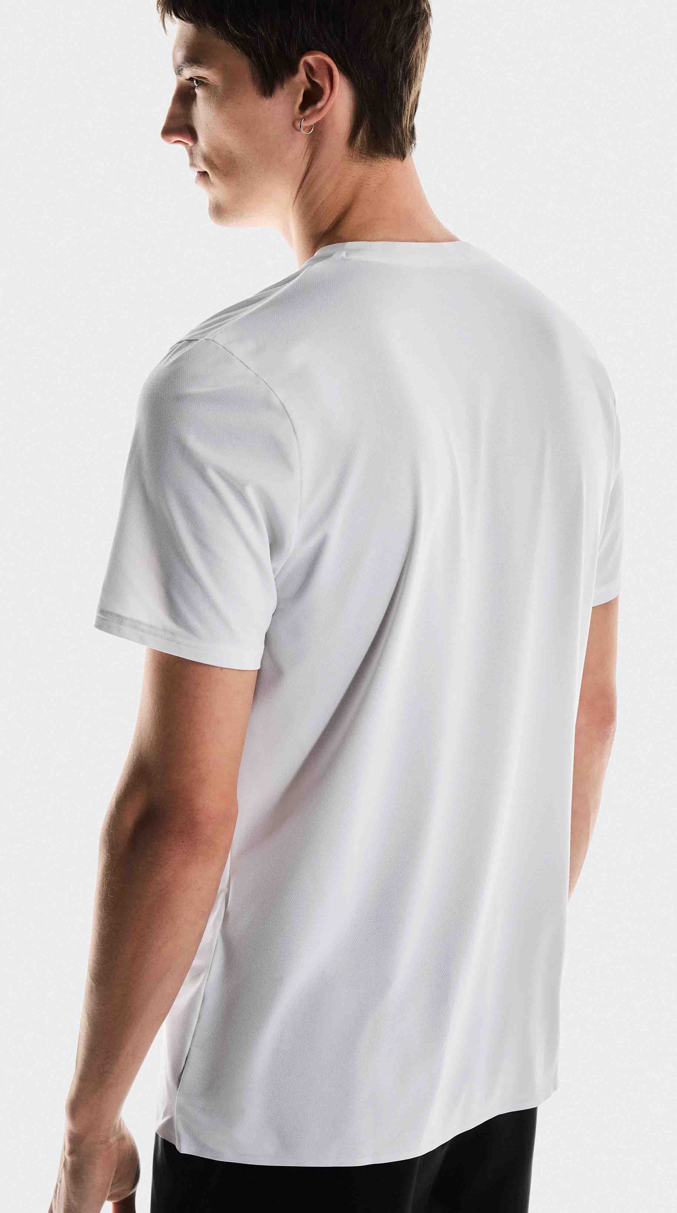 Court-T Herre All White