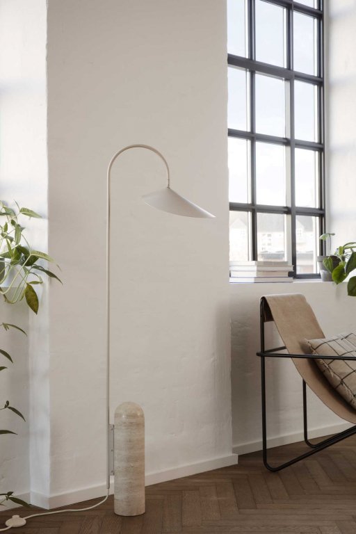 Ferm Living Arum vloerlamp zwart