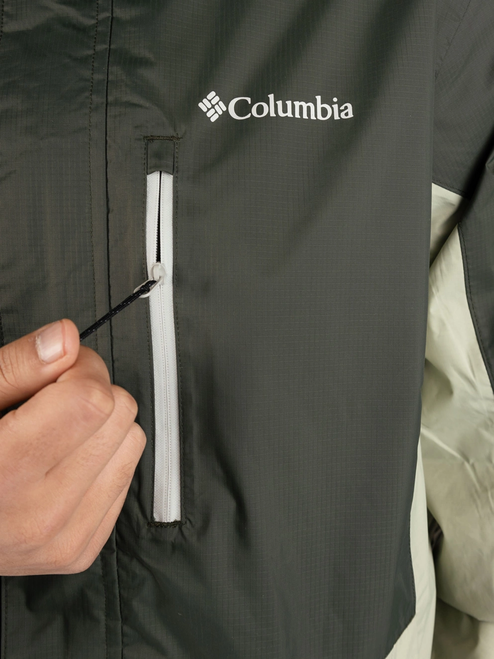 Columbia Pouring Adventure III Jacket greenscape/safari
